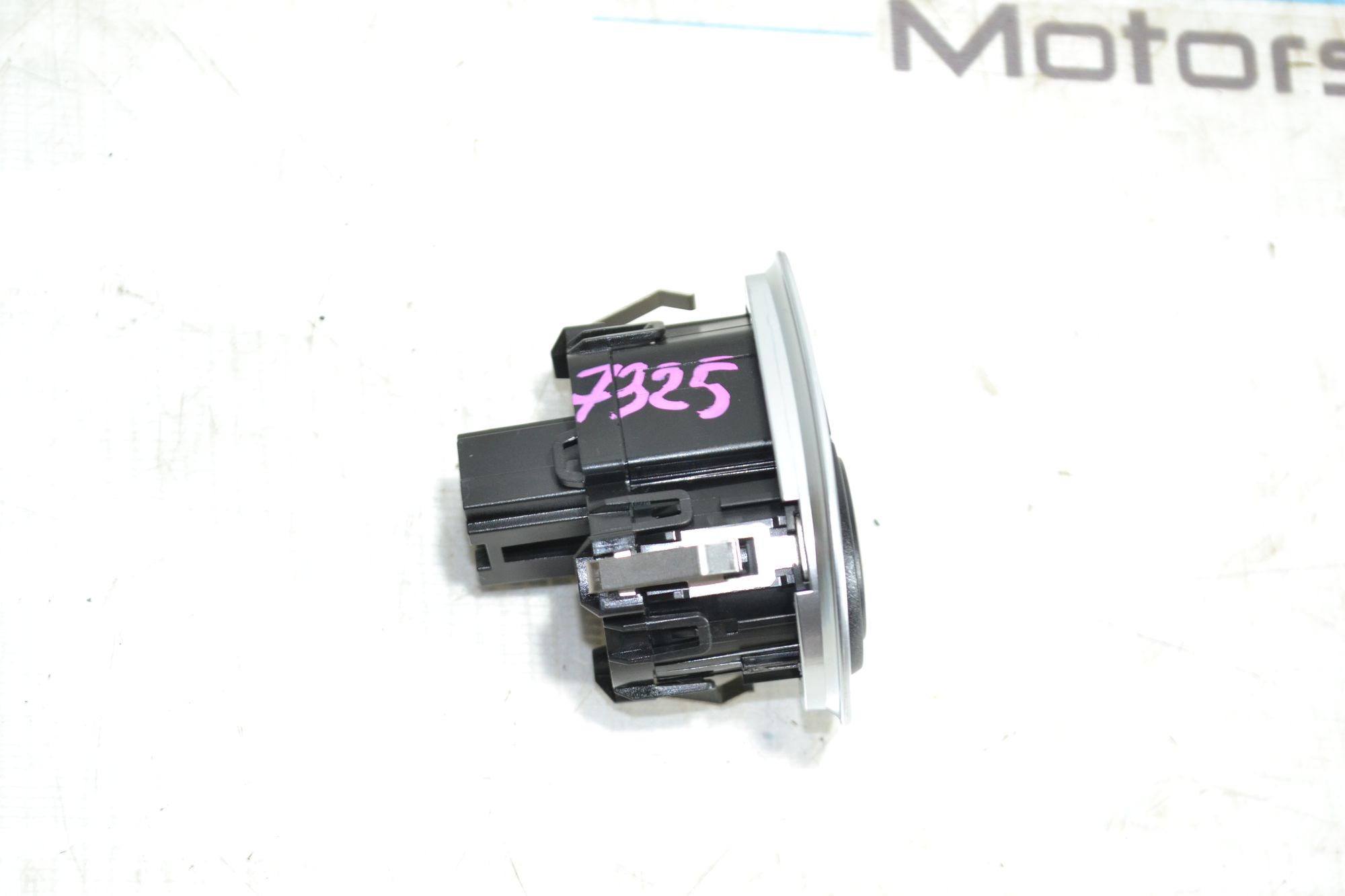 https://ycs.partsauto.market/partsauto-images/thmbs/userImages/b7628e092085f1f91467af1afb6e7630/part/50e0e48e-7ab4-457c-93c9-164d75a0dff5_1781594648170.jpg