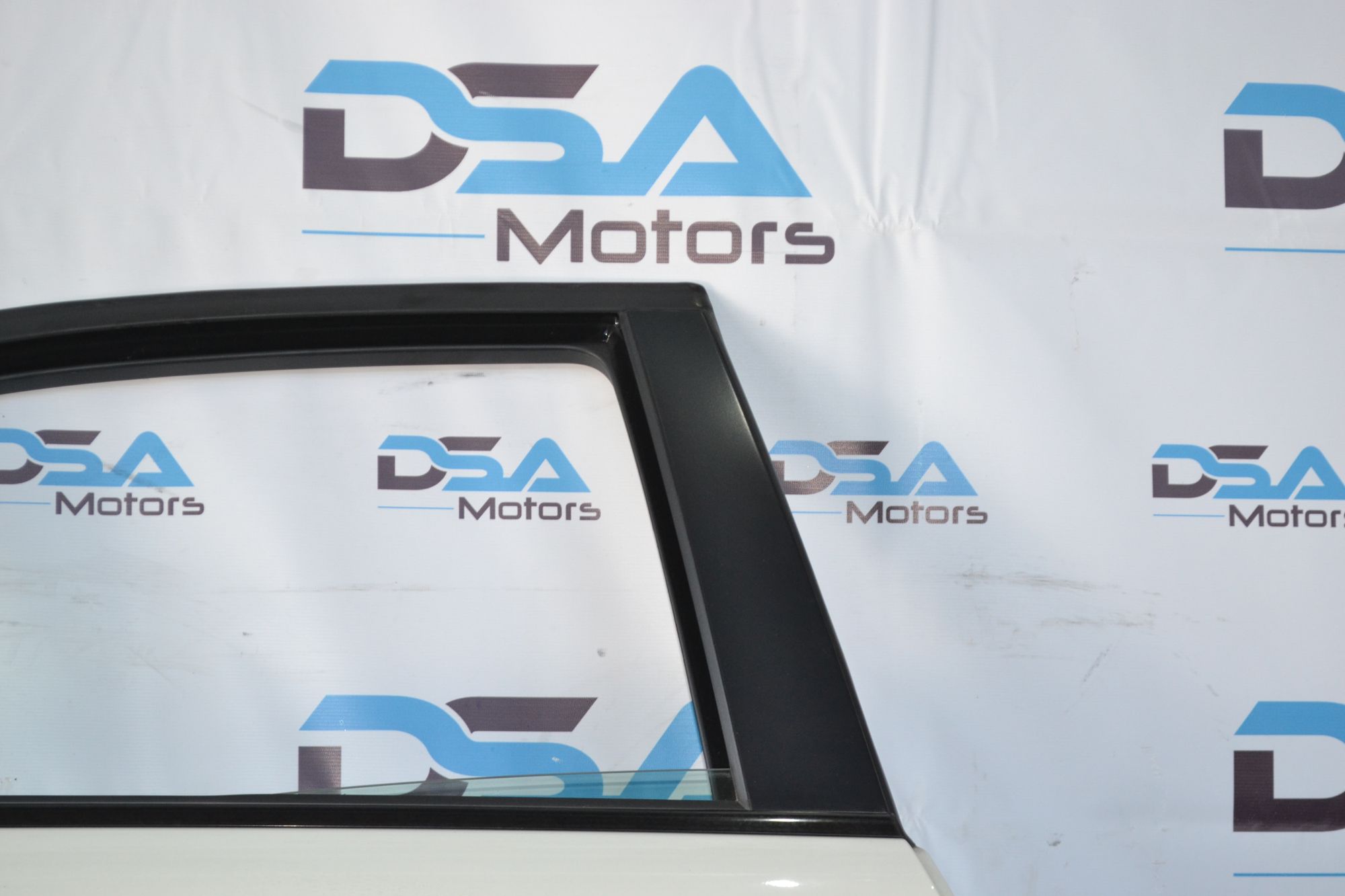https://ycs.partsauto.market/partsauto-images/thmbs/userImages/b7628e092085f1f91467af1afb6e7630/part/51720ede-7b7c-4631-8cc9-e69c4b314317_1782912189224.jpg
