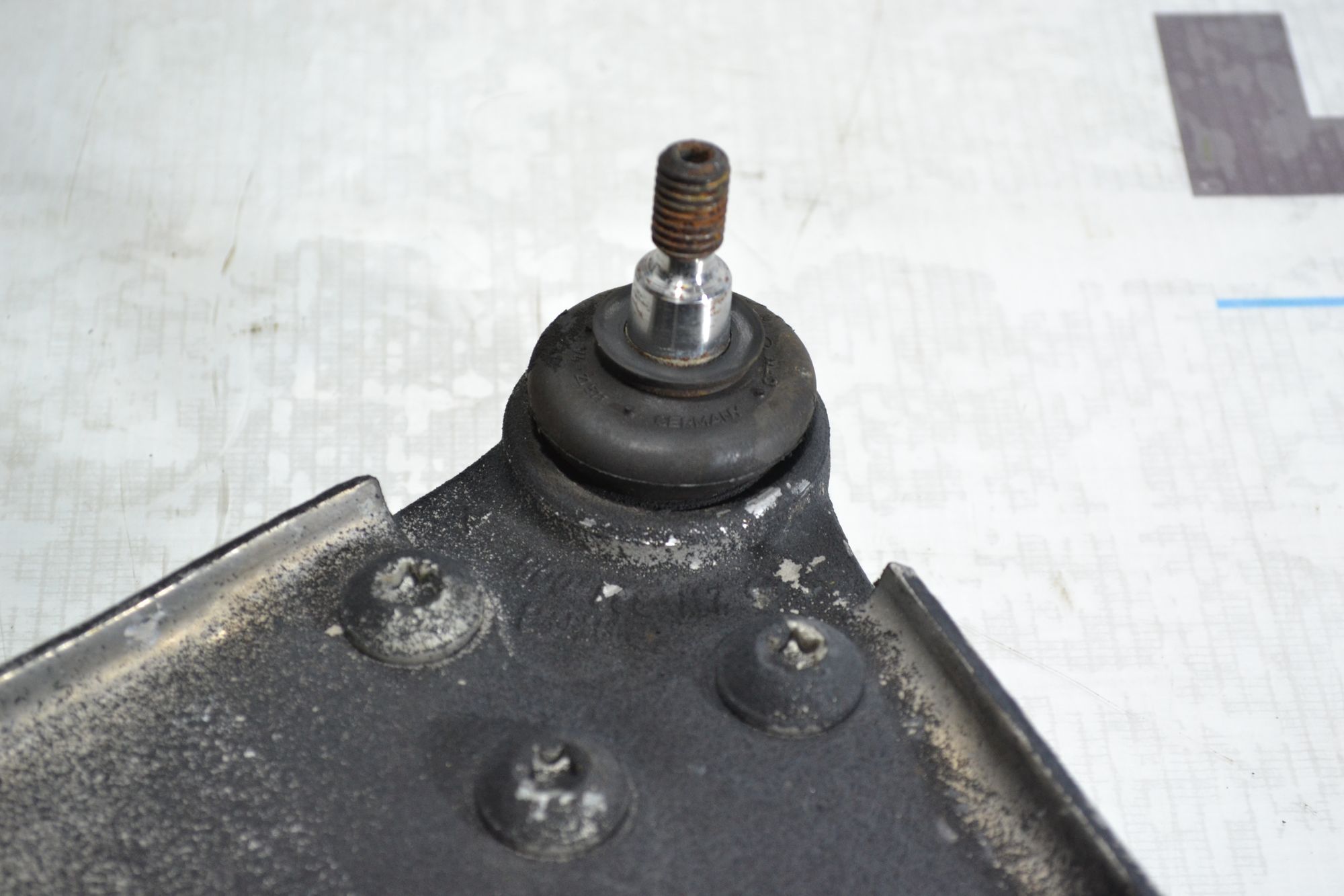 https://ycs.partsauto.market/partsauto-images/thmbs/userImages/b7628e092085f1f91467af1afb6e7630/part/51cd641c-b7fb-4ca2-968d-a4f1e4cd7539_1779350030226.jpg