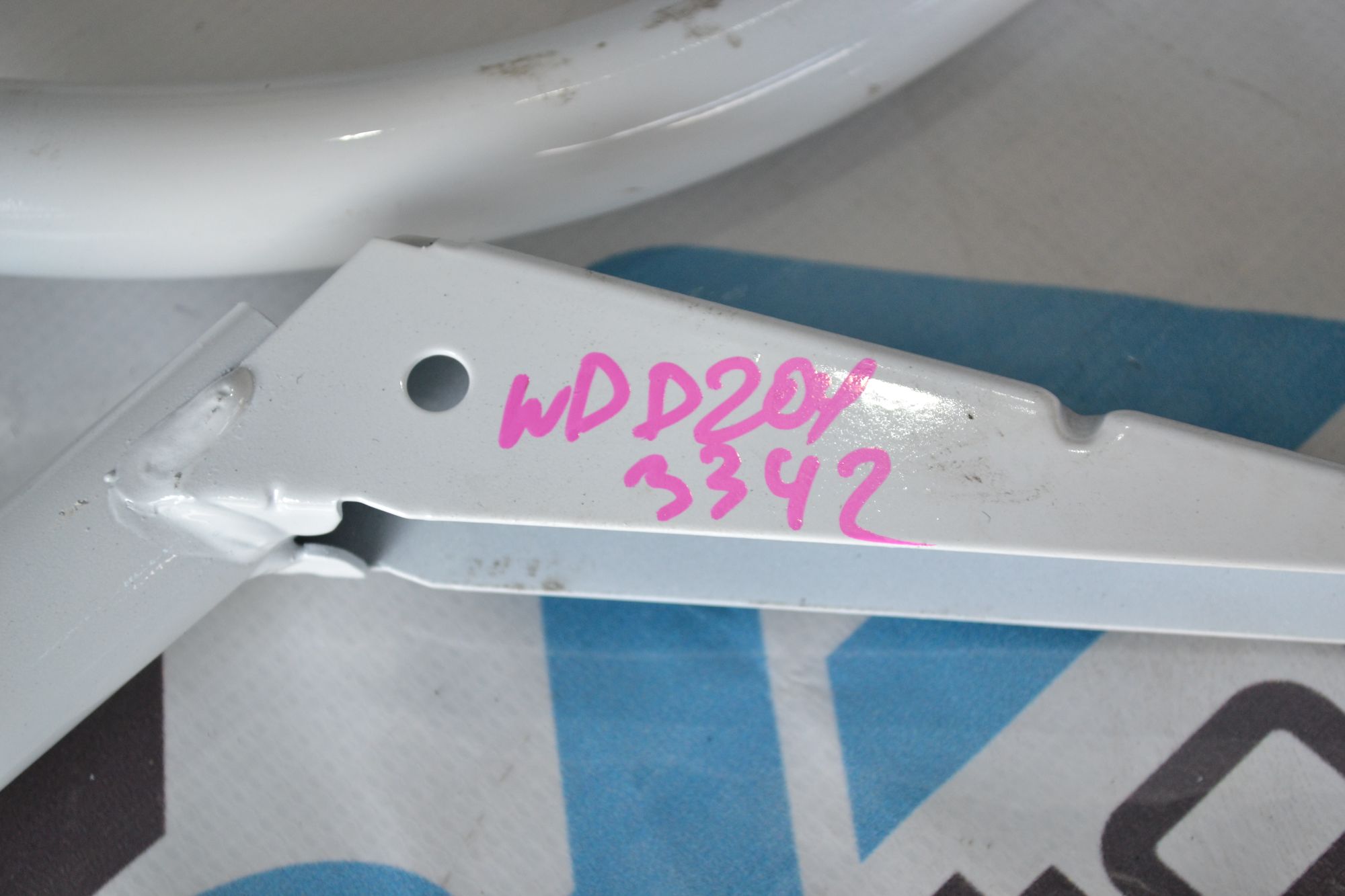 Петли крышки багажника (навесы) Mercedes W204 из Японии, 1800 рублей, Кореновск