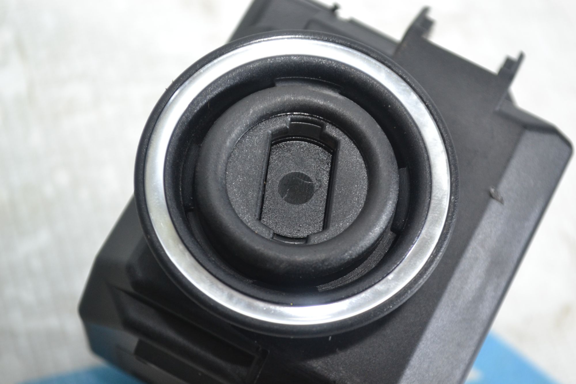 https://ycs.partsauto.market/partsauto-images/thmbs/userImages/b7628e092085f1f91467af1afb6e7630/part/53bf2be5-6788-48ac-ae48-211f9ef53d26_1781006620630.jpg