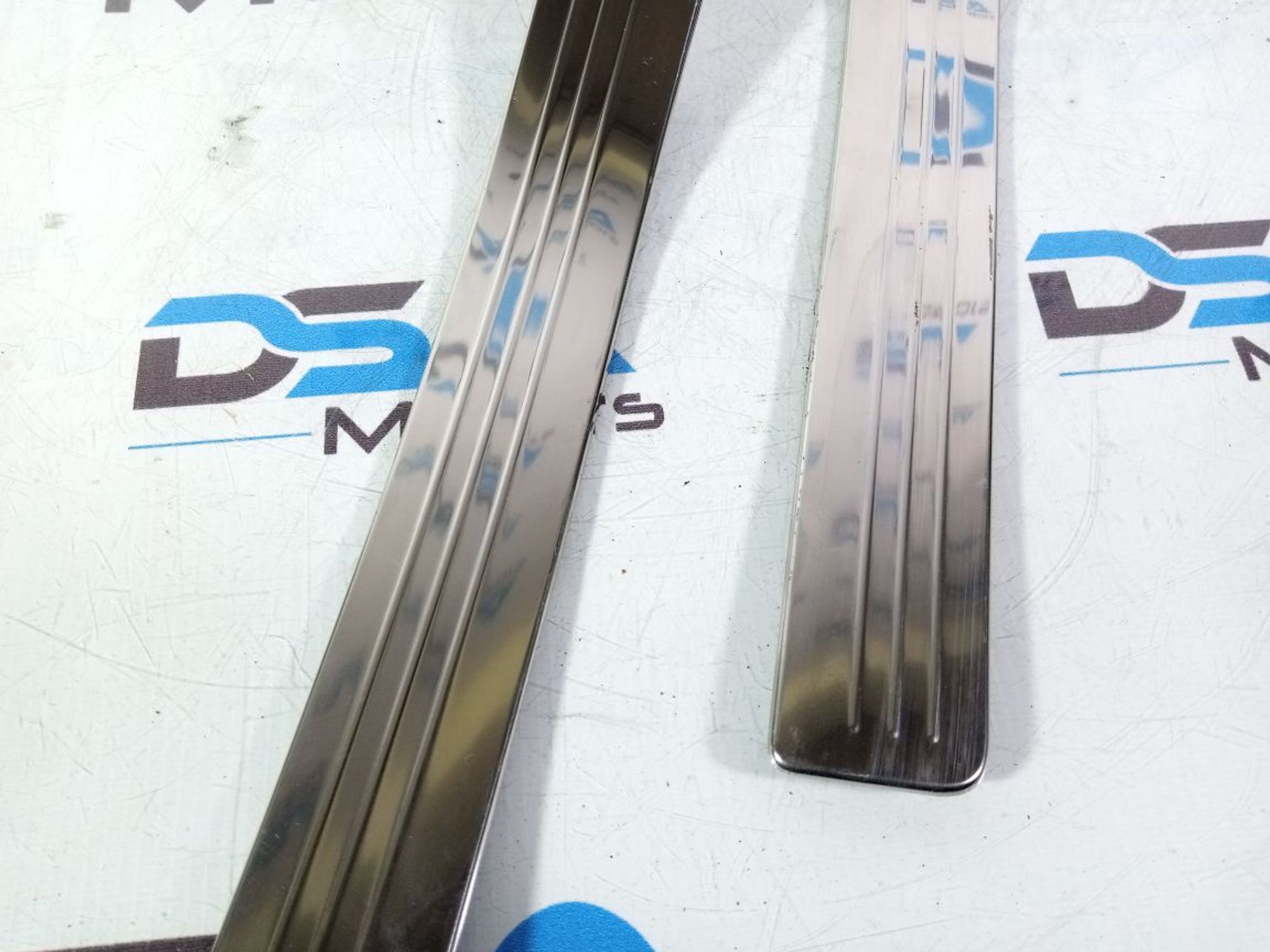 https://ycs.partsauto.market/partsauto-images/thmbs/userImages/b7628e092085f1f91467af1afb6e7630/part/54150454-45c8-4999-9fb8-87fbda5786b7_1737017138305.jpg