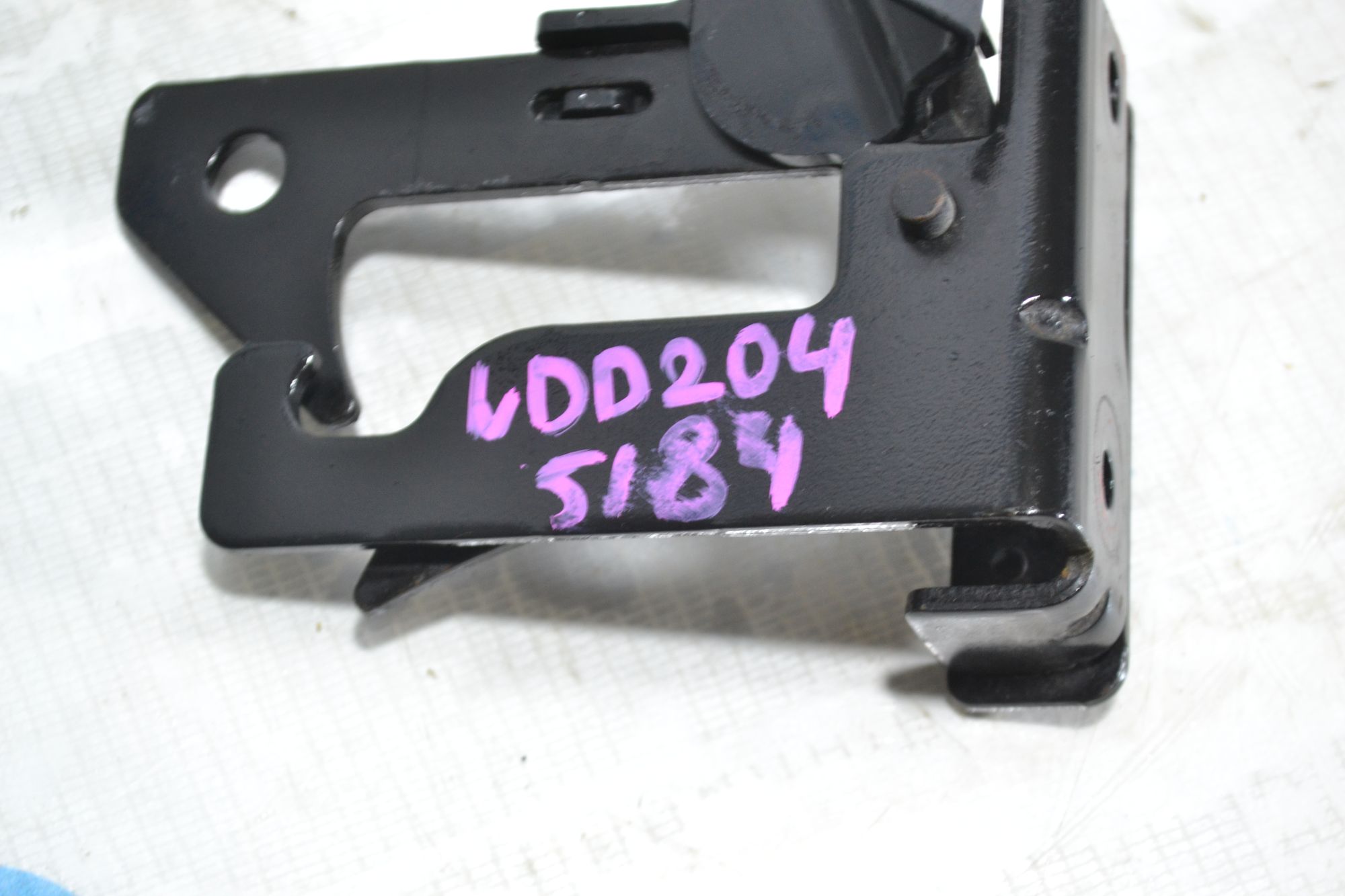 https://ycs.partsauto.market/partsauto-images/thmbs/userImages/b7628e092085f1f91467af1afb6e7630/part/5455998e-8a9e-45a7-b3a7-d5aef6aa9779_1780985304607.jpg