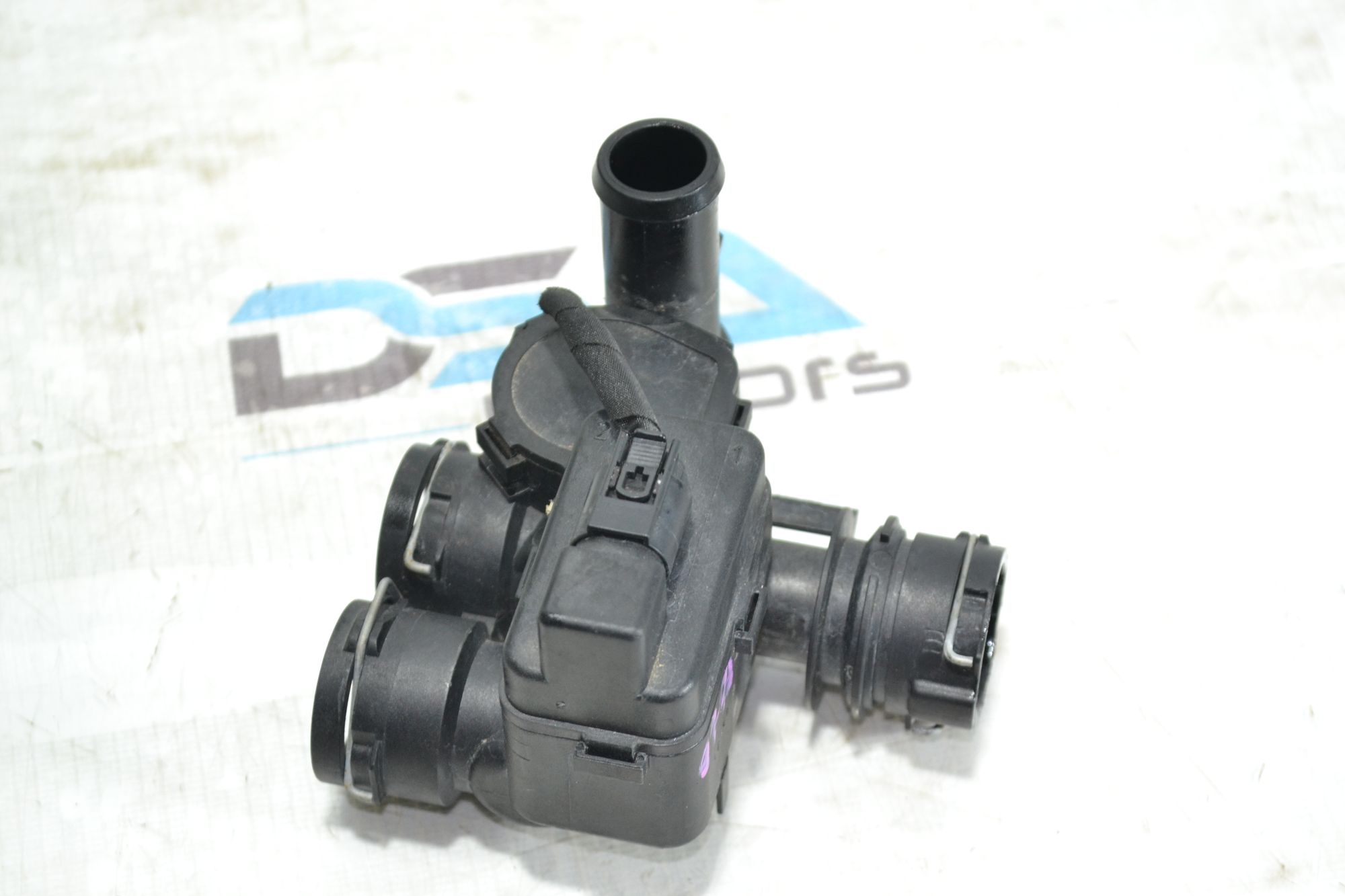 https://ycs.partsauto.market/partsauto-images/thmbs/userImages/b7628e092085f1f91467af1afb6e7630/part/5480d5ac-a01c-4f46-a5f4-eab2d6adc4c9_1780490315182.jpg