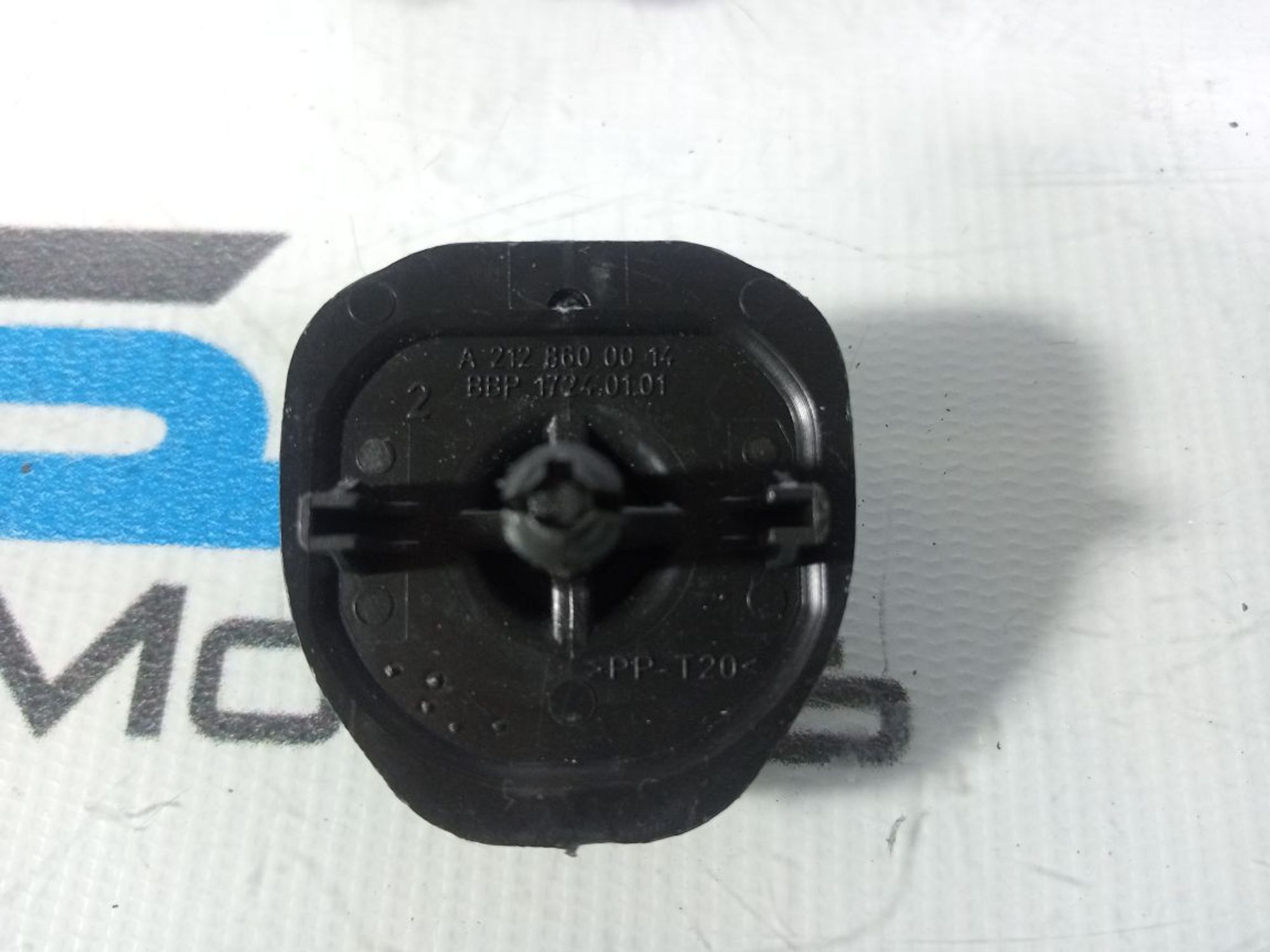 https://ycs.partsauto.market/partsauto-images/thmbs/userImages/b7628e092085f1f91467af1afb6e7630/part/54aeb942-adea-47f8-a4e5-dc1f87beb8e6_1740581361066.jpg