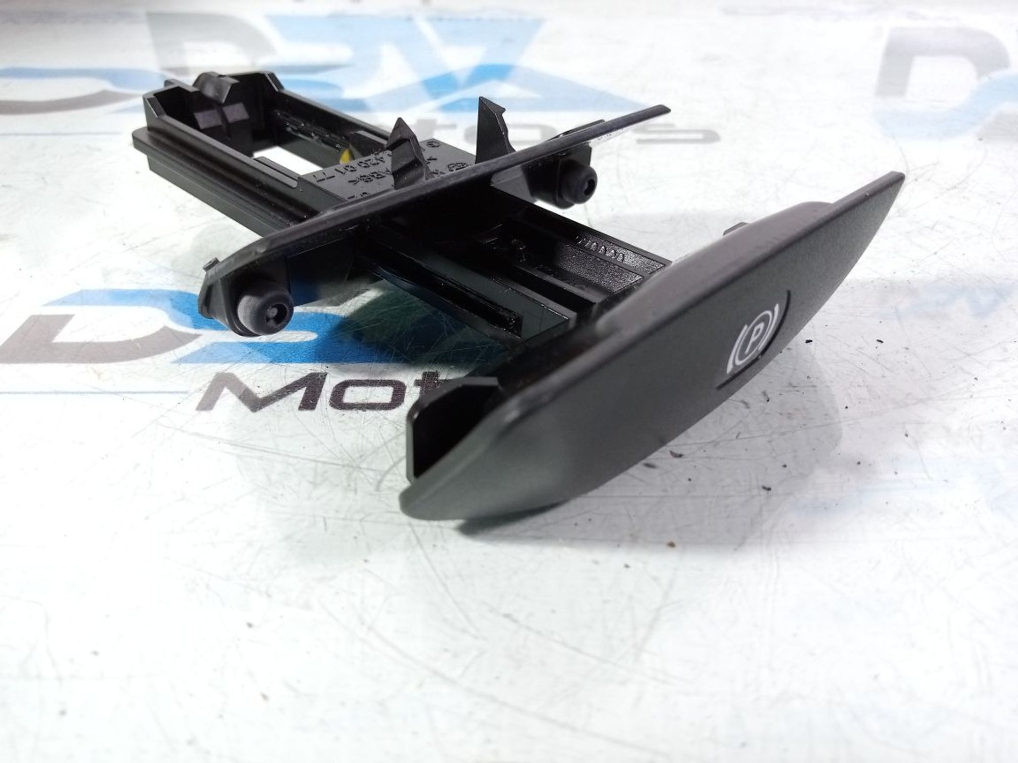 https://ycs.partsauto.market/partsauto-images/thmbs/userImages/b7628e092085f1f91467af1afb6e7630/part/550ebd65-78a1-41a1-a9e2-fd24304816a6_1737109656906.jpg