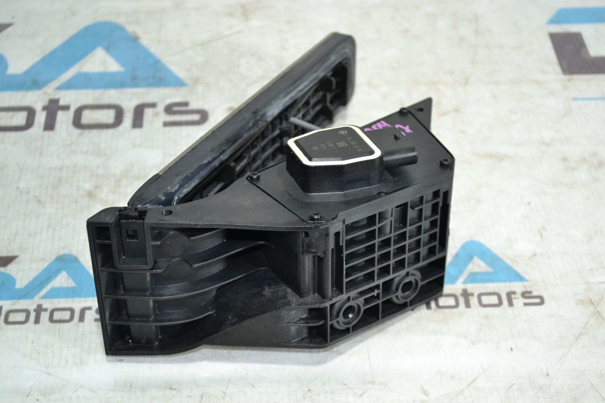 https://ycs.partsauto.market/partsauto-images/thmbs/userImages/b7628e092085f1f91467af1afb6e7630/part/55ab1b1a-ca2c-40a3-be0e-f5a405c285e6_1783602294385.jpg