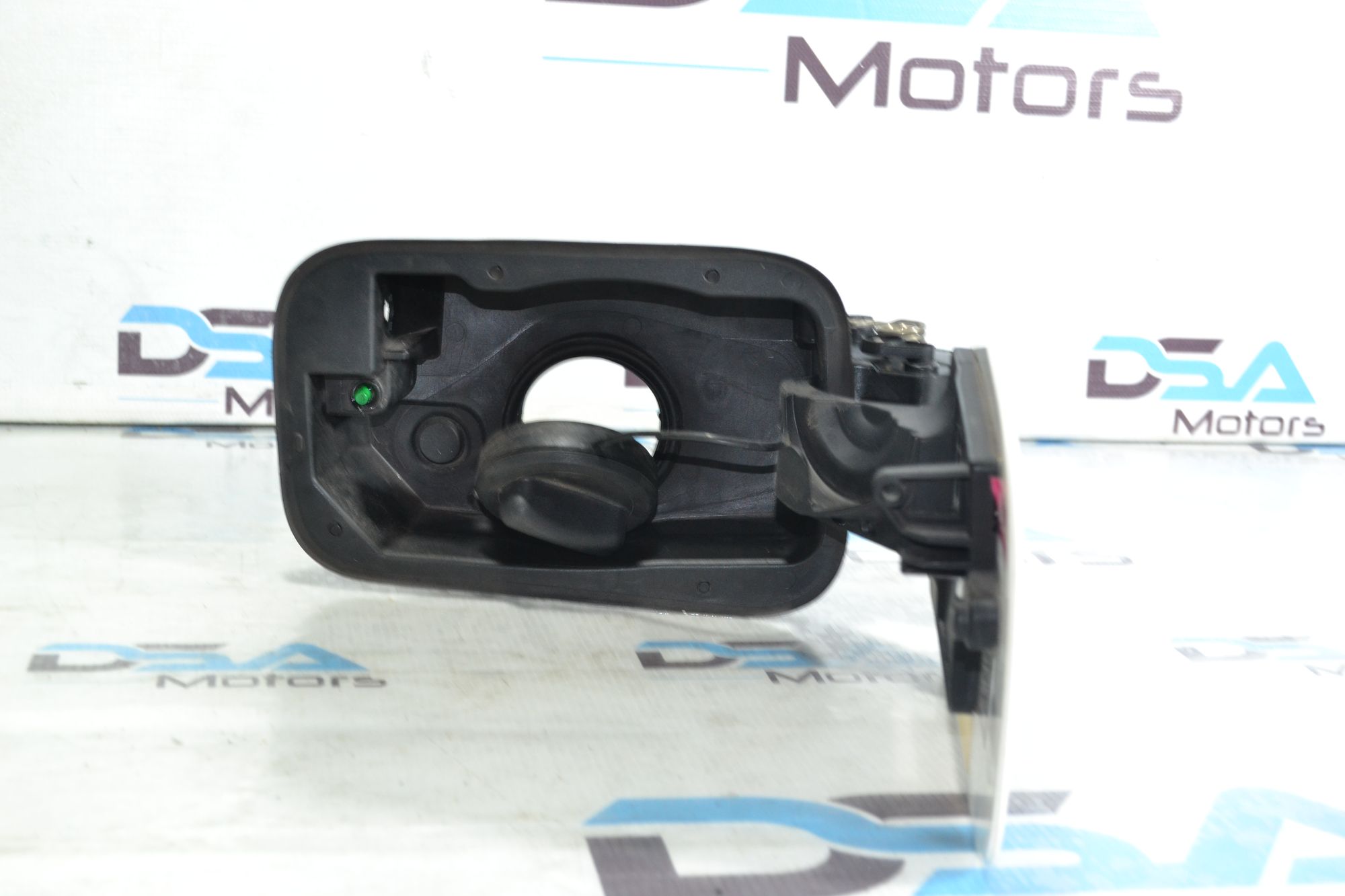 https://ycs.partsauto.market/partsauto-images/thmbs/userImages/b7628e092085f1f91467af1afb6e7630/part/55e6b09e-78c9-449b-ba44-08086d95c5b5_1780300496354.jpg