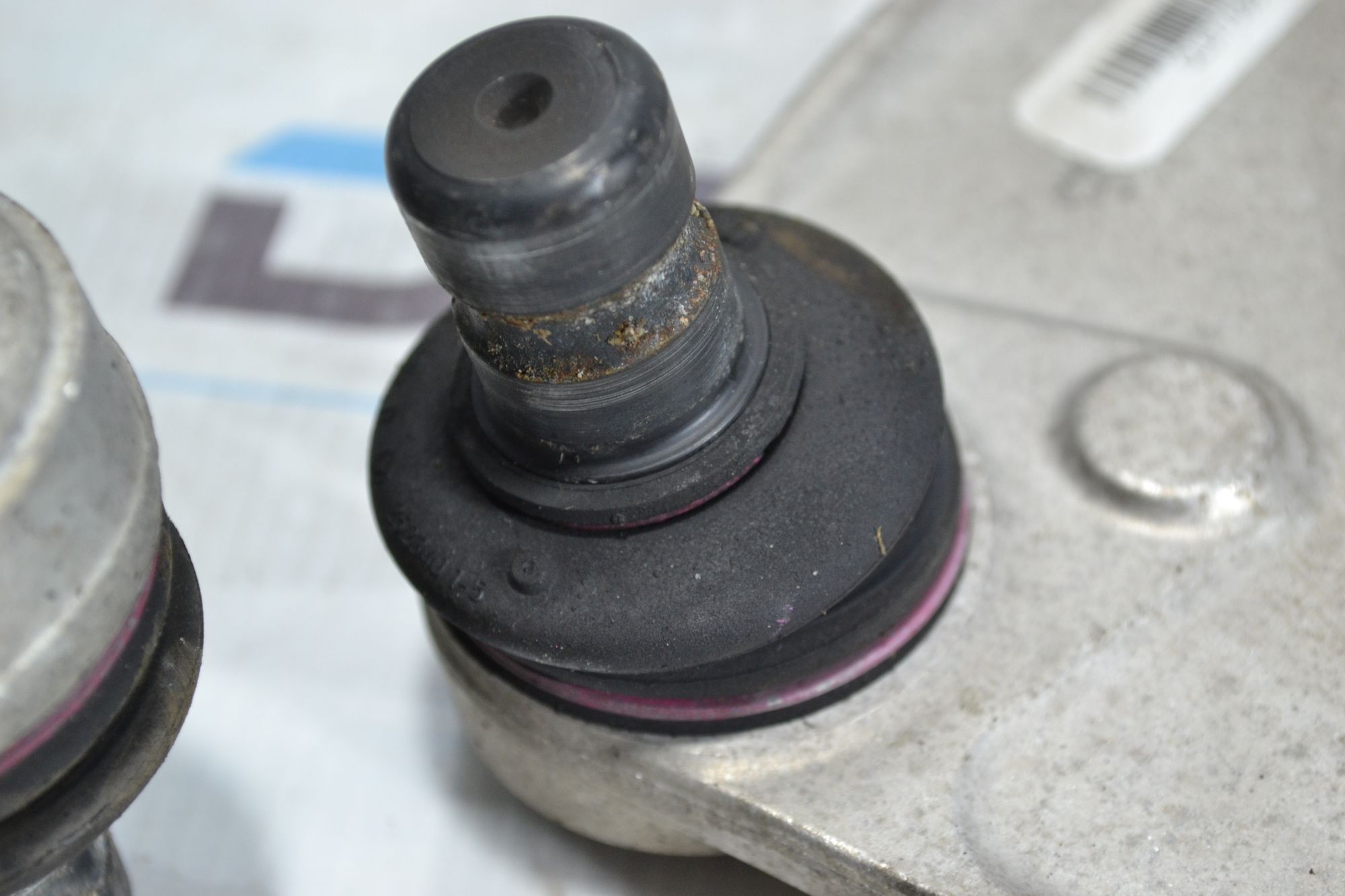 https://ycs.partsauto.market/partsauto-images/thmbs/userImages/b7628e092085f1f91467af1afb6e7630/part/56302a9d-f4d1-4cae-b5e6-2423b2aa47d0_1779345768958.jpg