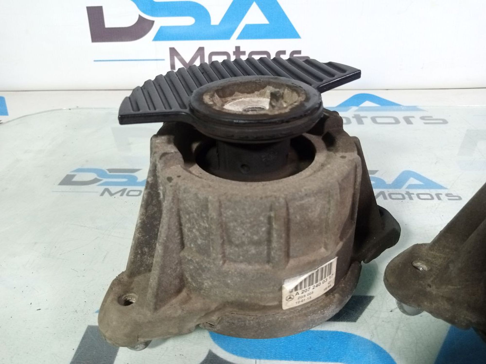 https://ycs.partsauto.market/partsauto-images/thmbs/userImages/b7628e092085f1f91467af1afb6e7630/part/5659e603-86ee-4c77-bf3b-ea935d6e78ab_1743940347507.jpg
