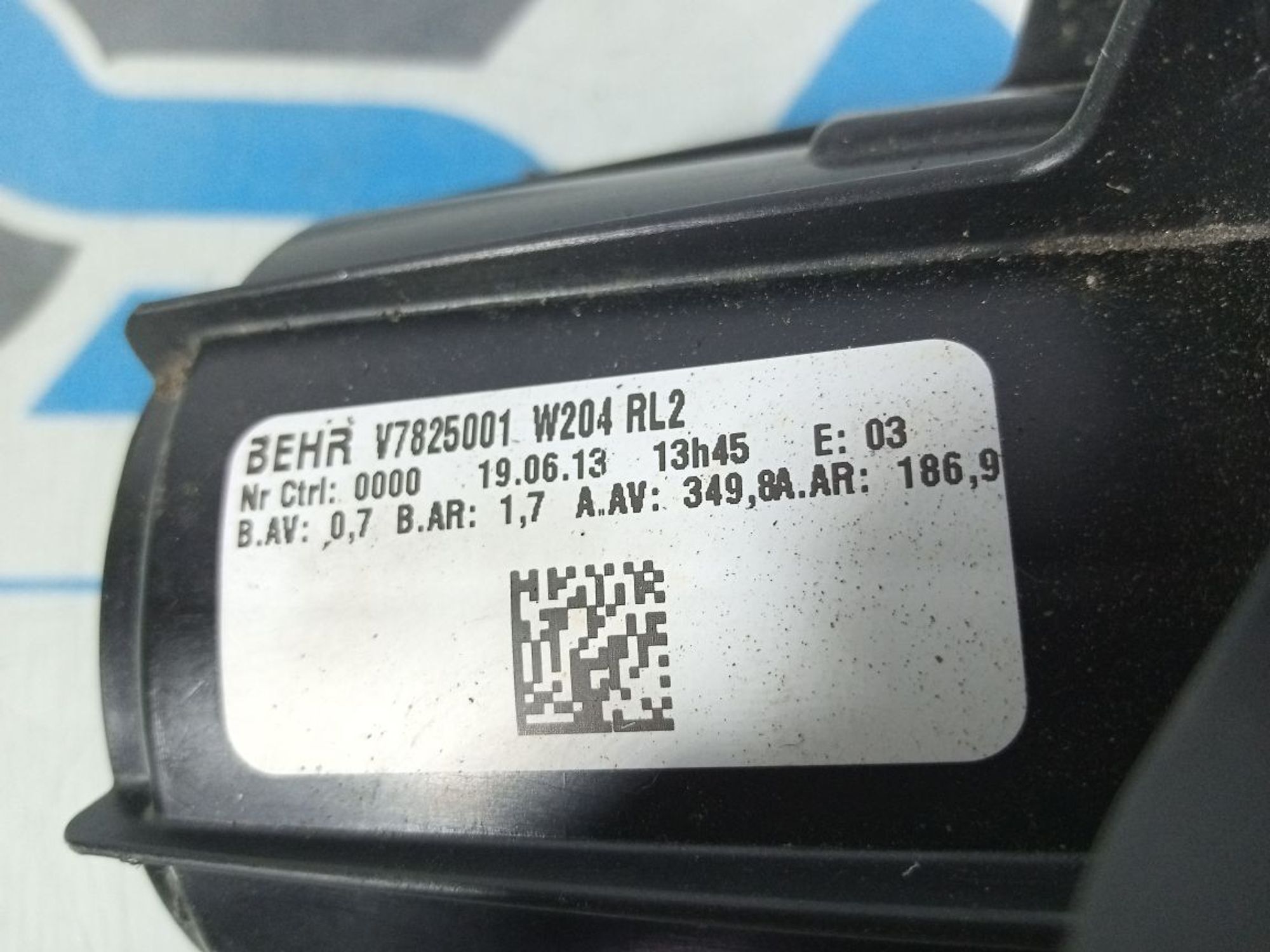 https://ycs.partsauto.market/partsauto-images/thmbs/userImages/b7628e092085f1f91467af1afb6e7630/part/565ad08d-6550-4fa0-908a-70a6e51aba6f_1743172289592.jpg