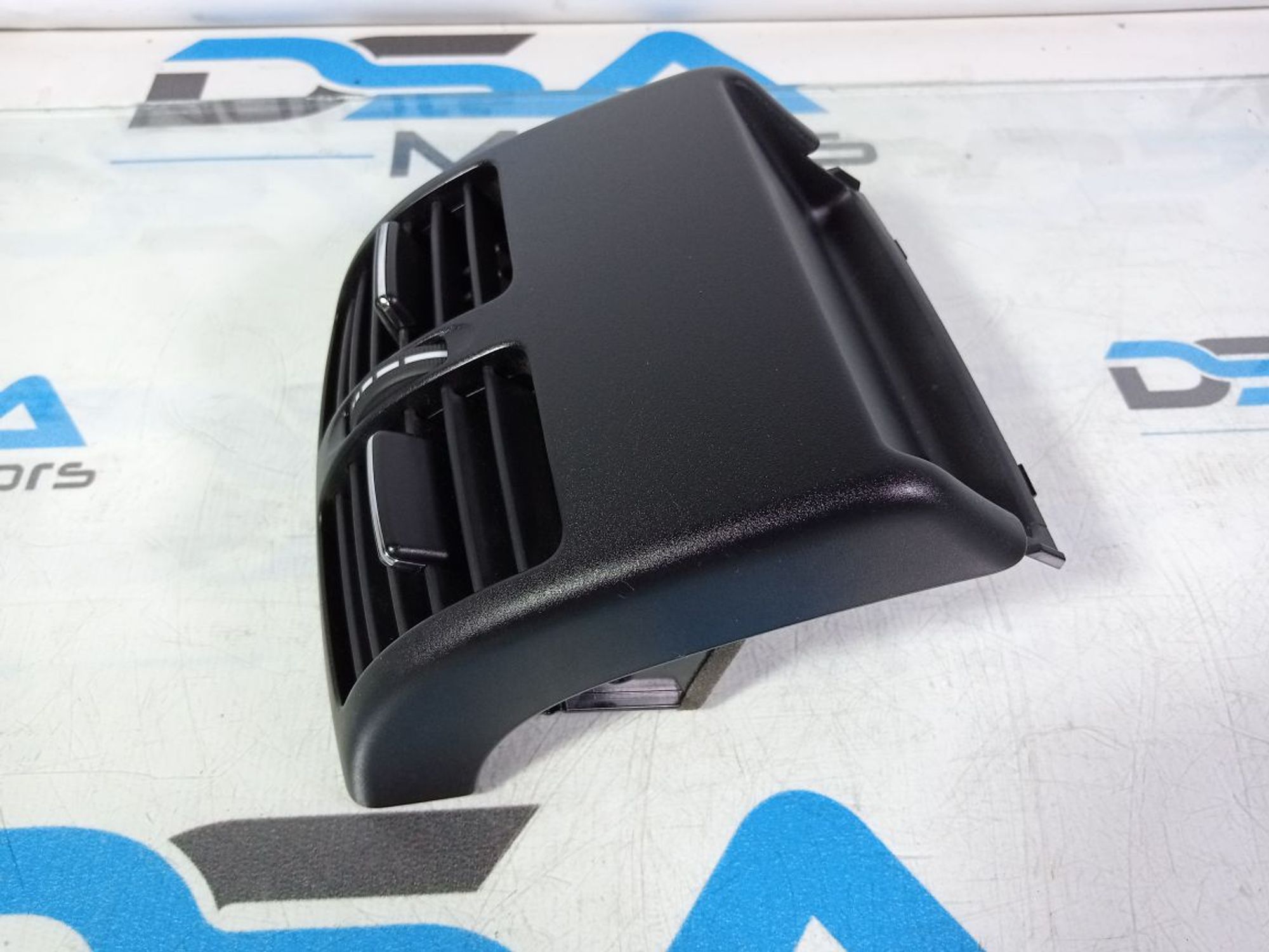 https://ycs.partsauto.market/partsauto-images/thmbs/userImages/b7628e092085f1f91467af1afb6e7630/part/56d0ed4c-140a-4ed1-b477-a3a8a35eae42_1742899098926.jpg