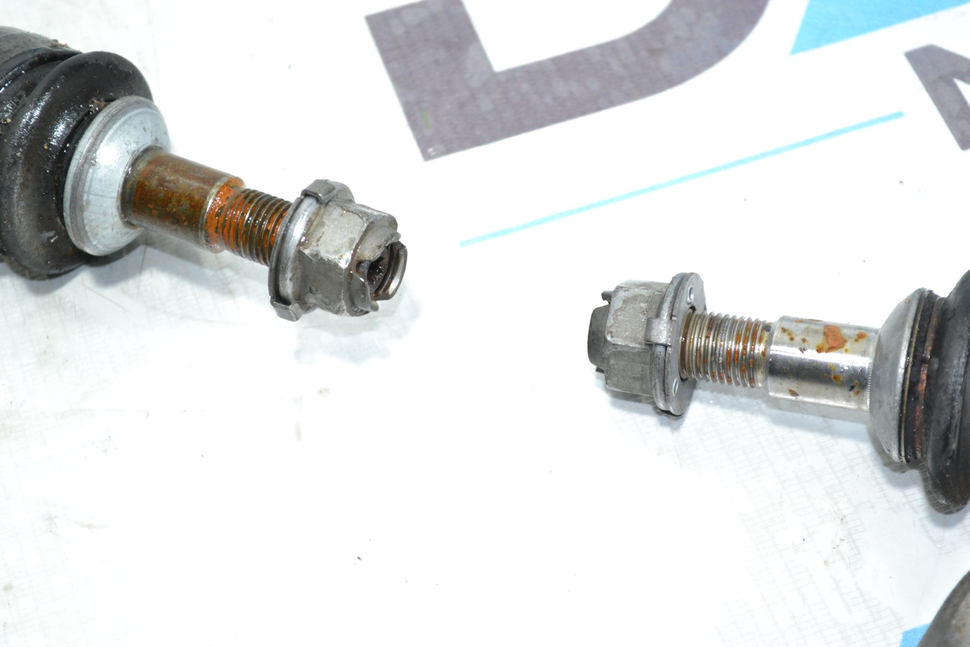 https://ycs.partsauto.market/partsauto-images/thmbs/userImages/b7628e092085f1f91467af1afb6e7630/part/5729f0b3-cc17-48dd-b7e7-bf7b1b1a07b7_1779961227747.jpg