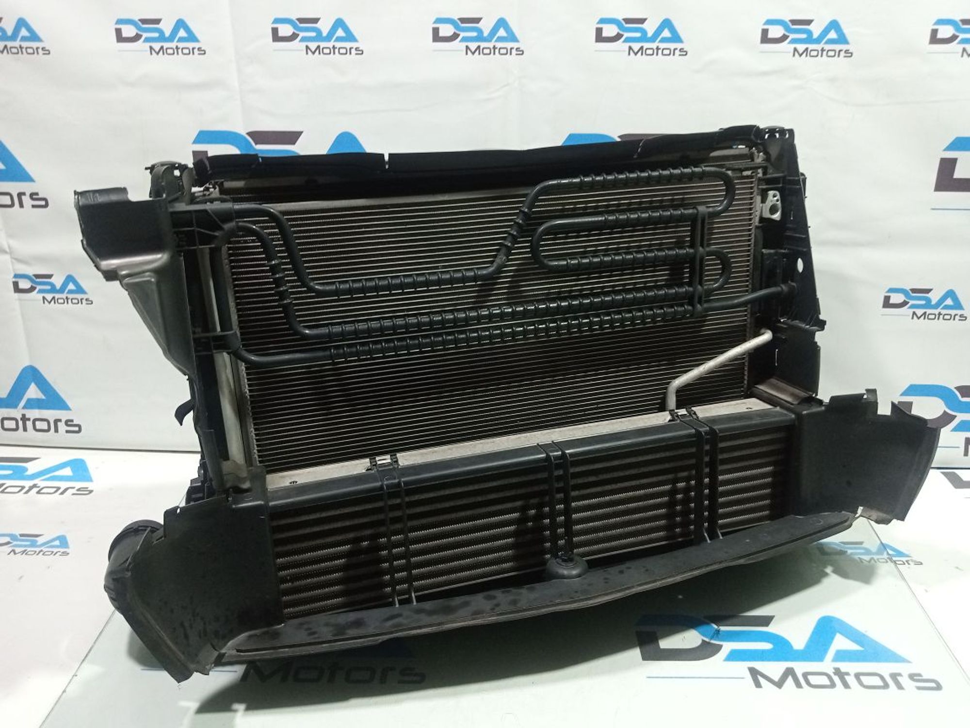 https://ycs.partsauto.market/partsauto-images/thmbs/userImages/b7628e092085f1f91467af1afb6e7630/part/57989796-cbde-4a3b-bf61-2f9d831b0c14_1747897635636.jpg