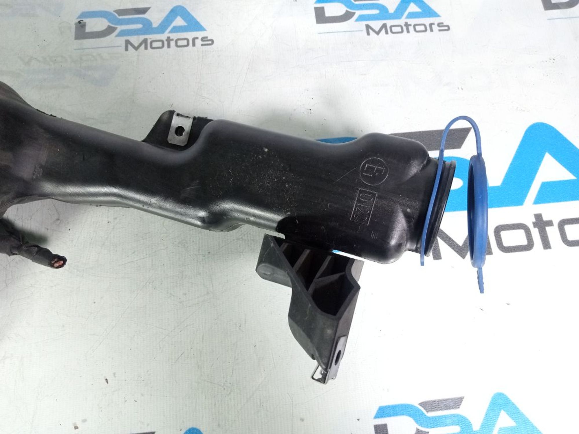 https://ycs.partsauto.market/partsauto-images/thmbs/userImages/b7628e092085f1f91467af1afb6e7630/part/580acaa3-44c3-422e-abfd-e00f6841b617_1741684629443.jpg