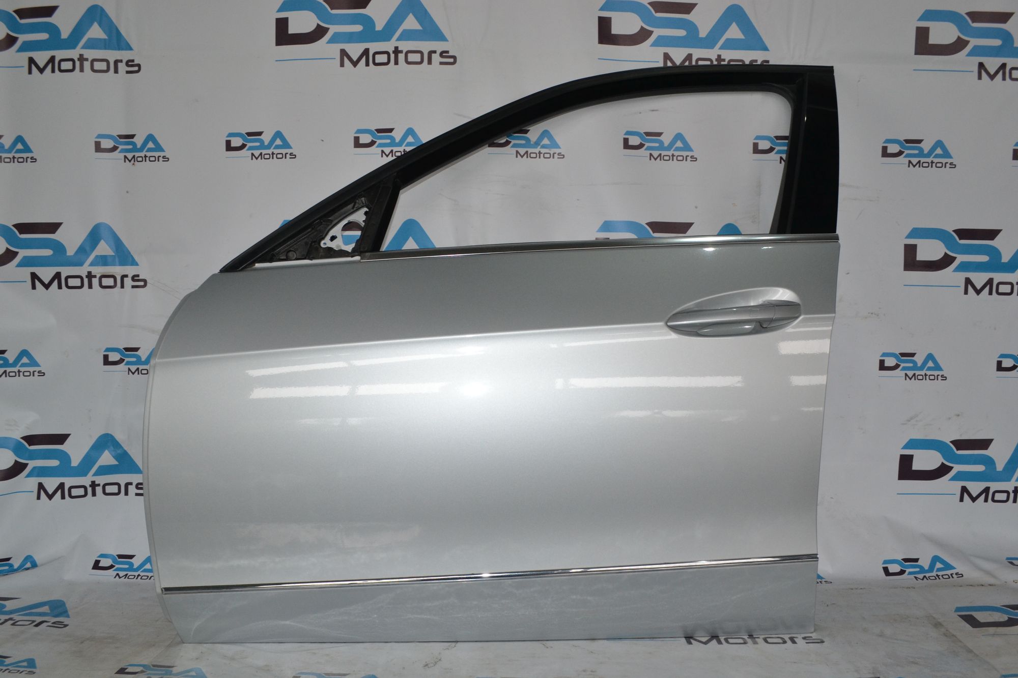 https://ycs.partsauto.market/partsauto-images/thmbs/userImages/b7628e092085f1f91467af1afb6e7630/part/582f0a7e-bae3-4f22-9876-9a124420c9b1_1782900452820.jpg