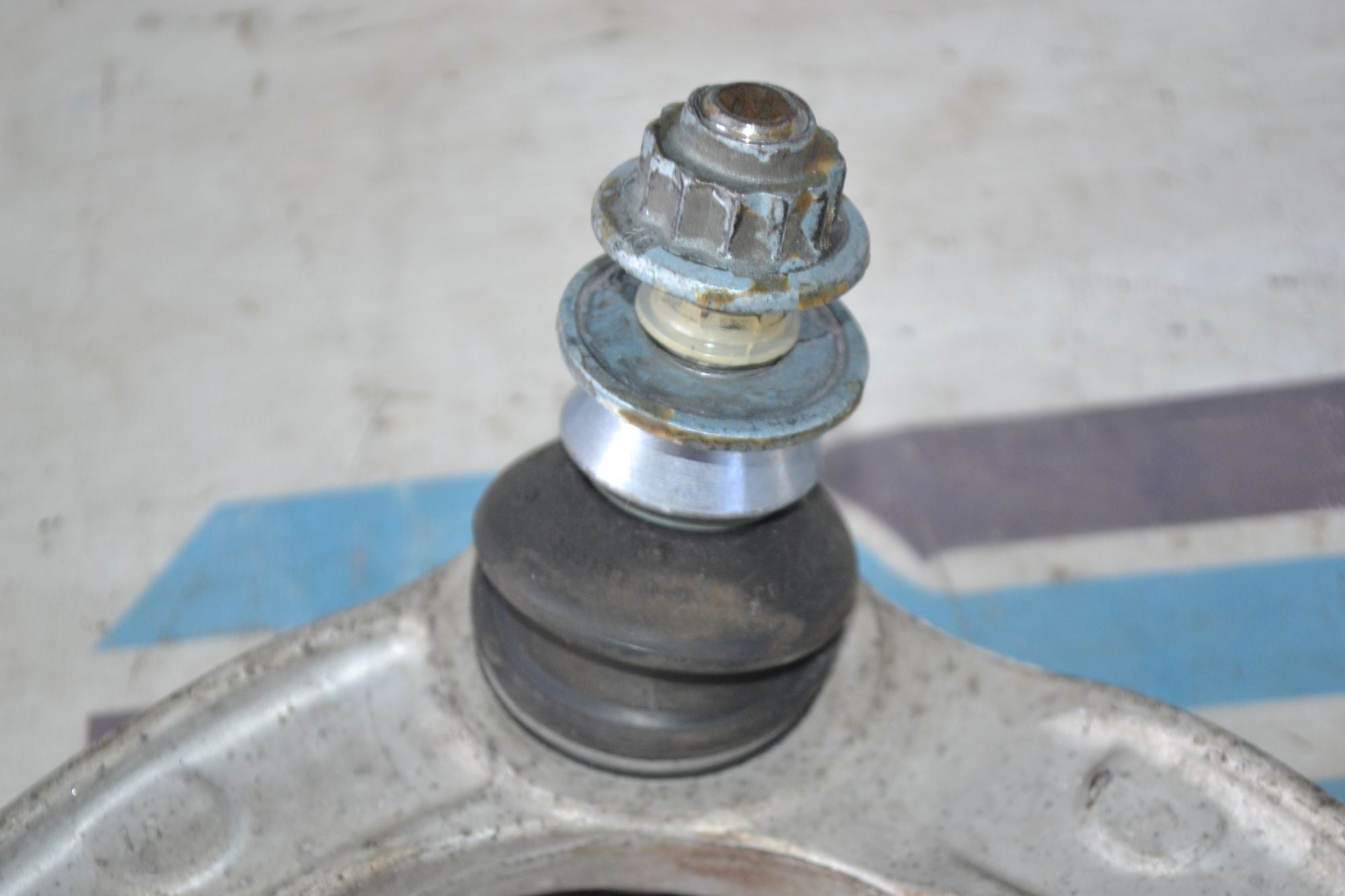 https://ycs.partsauto.market/partsauto-images/thmbs/userImages/b7628e092085f1f91467af1afb6e7630/part/5872464d-01ba-4716-be1d-21b4ef047ac6_1785421803641.jpg