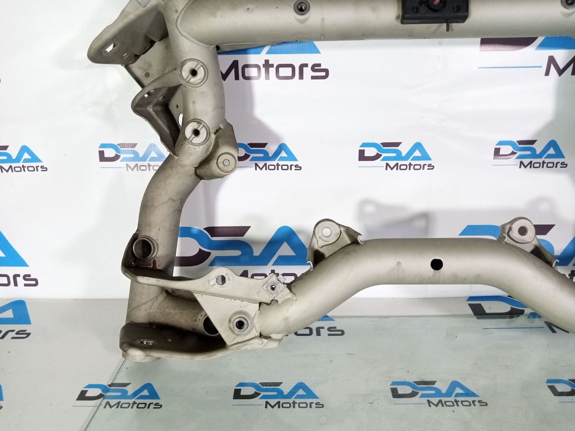 https://ycs.partsauto.market/partsauto-images/thmbs/userImages/b7628e092085f1f91467af1afb6e7630/part/599f588a-7ea3-487b-9ad3-4bd49219672a_1740838850362.jpg