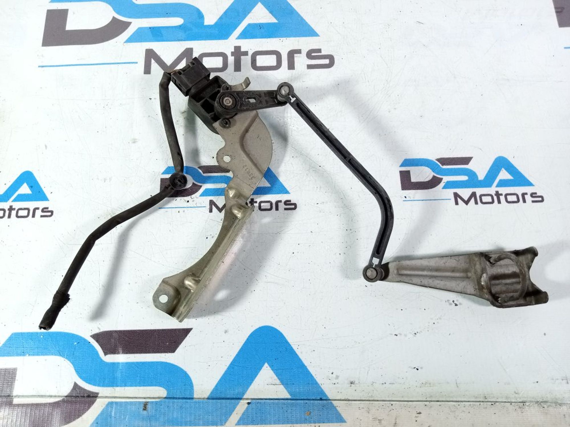 https://ycs.partsauto.market/partsauto-images/thmbs/userImages/b7628e092085f1f91467af1afb6e7630/part/5a24275f-4cec-4592-b477-9da42ffaa061_1737191124395.jpg