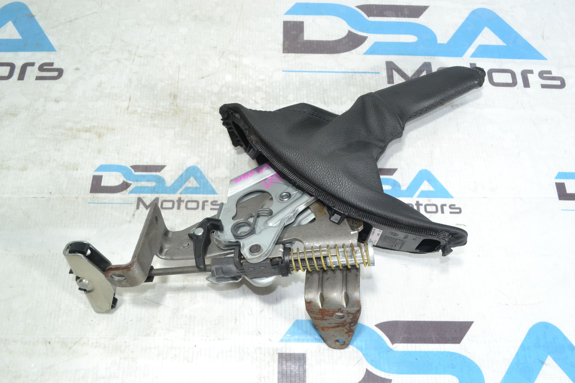 https://ycs.partsauto.market/partsauto-images/thmbs/userImages/b7628e092085f1f91467af1afb6e7630/part/5b863c19-a37e-4d89-8bc2-8a5555e1d89b_1781266796280.jpg