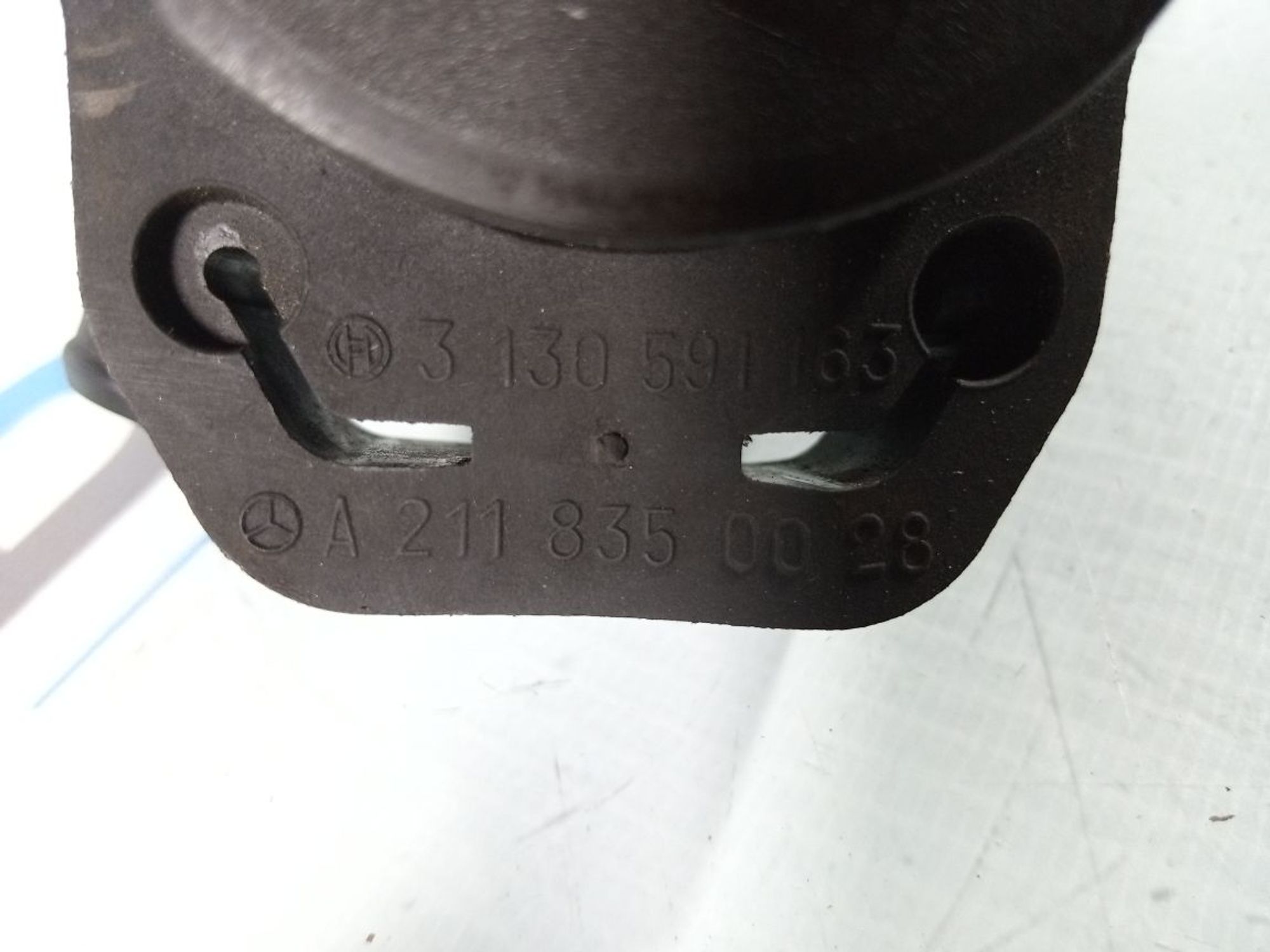 https://ycs.partsauto.market/partsauto-images/thmbs/userImages/b7628e092085f1f91467af1afb6e7630/part/5bdd4f8f-9c8c-4366-af44-d9b0e1015153_1720686977160.jpg