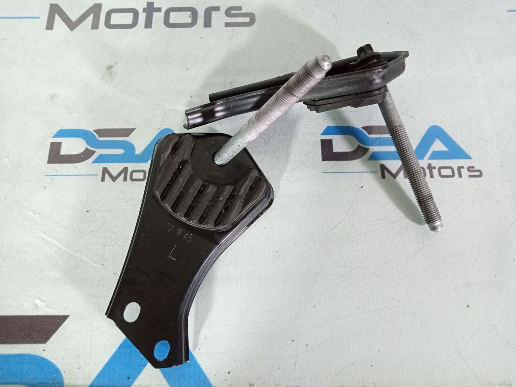 https://ycs.partsauto.market/partsauto-images/thmbs/userImages/b7628e092085f1f91467af1afb6e7630/part/5d171819-57a6-4a70-8a72-be1495fb2dee_1739185512133.jpg