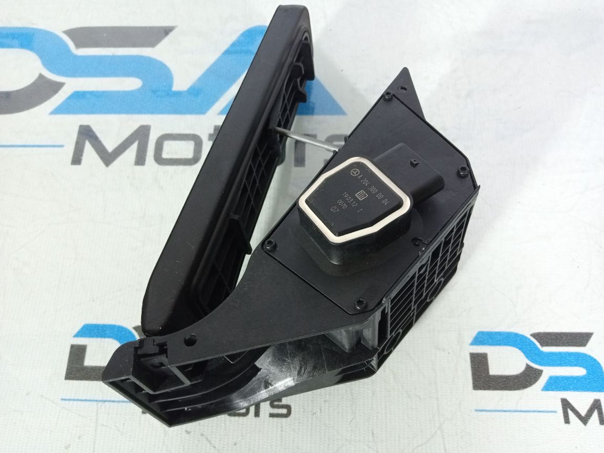 https://ycs.partsauto.market/partsauto-images/thmbs/userImages/b7628e092085f1f91467af1afb6e7630/part/5ec0d5e8-7156-4b82-8b23-daa15a1feffa_1740677099791.jpg