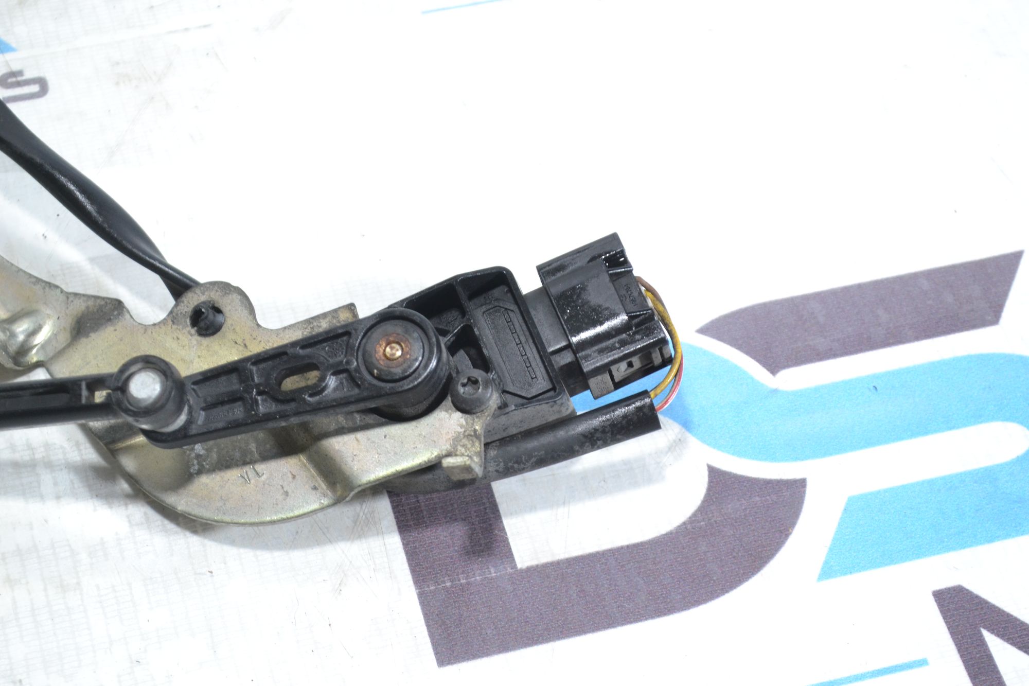 https://ycs.partsauto.market/partsauto-images/thmbs/userImages/b7628e092085f1f91467af1afb6e7630/part/5ef1f16d-24cf-4ebb-a63a-d49ac7a8f0f6_1781004525045.jpg