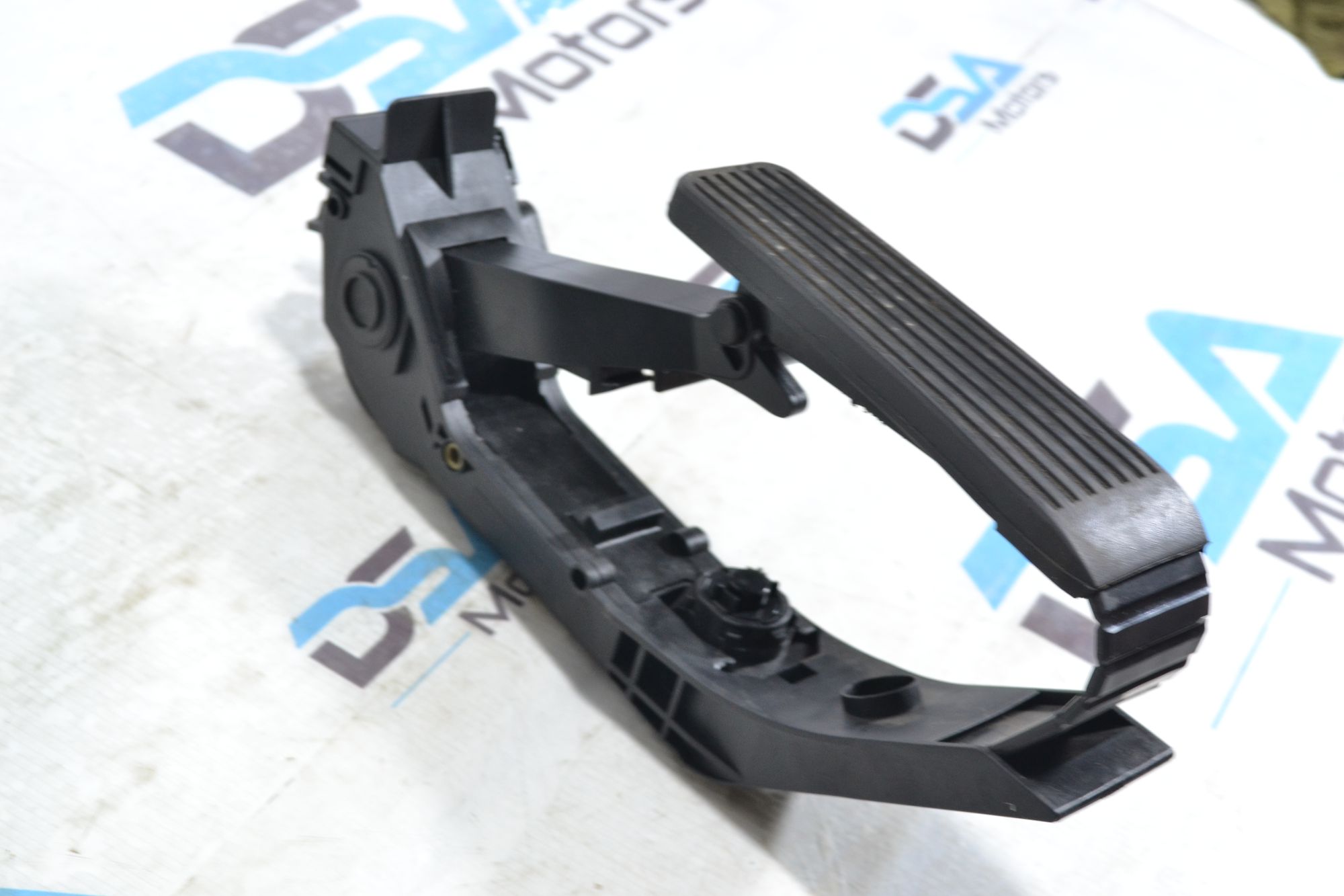 https://ycs.partsauto.market/partsauto-images/thmbs/userImages/b7628e092085f1f91467af1afb6e7630/part/5f1c44f7-3546-425f-a814-60236dae8ee9_1780562934962.jpg