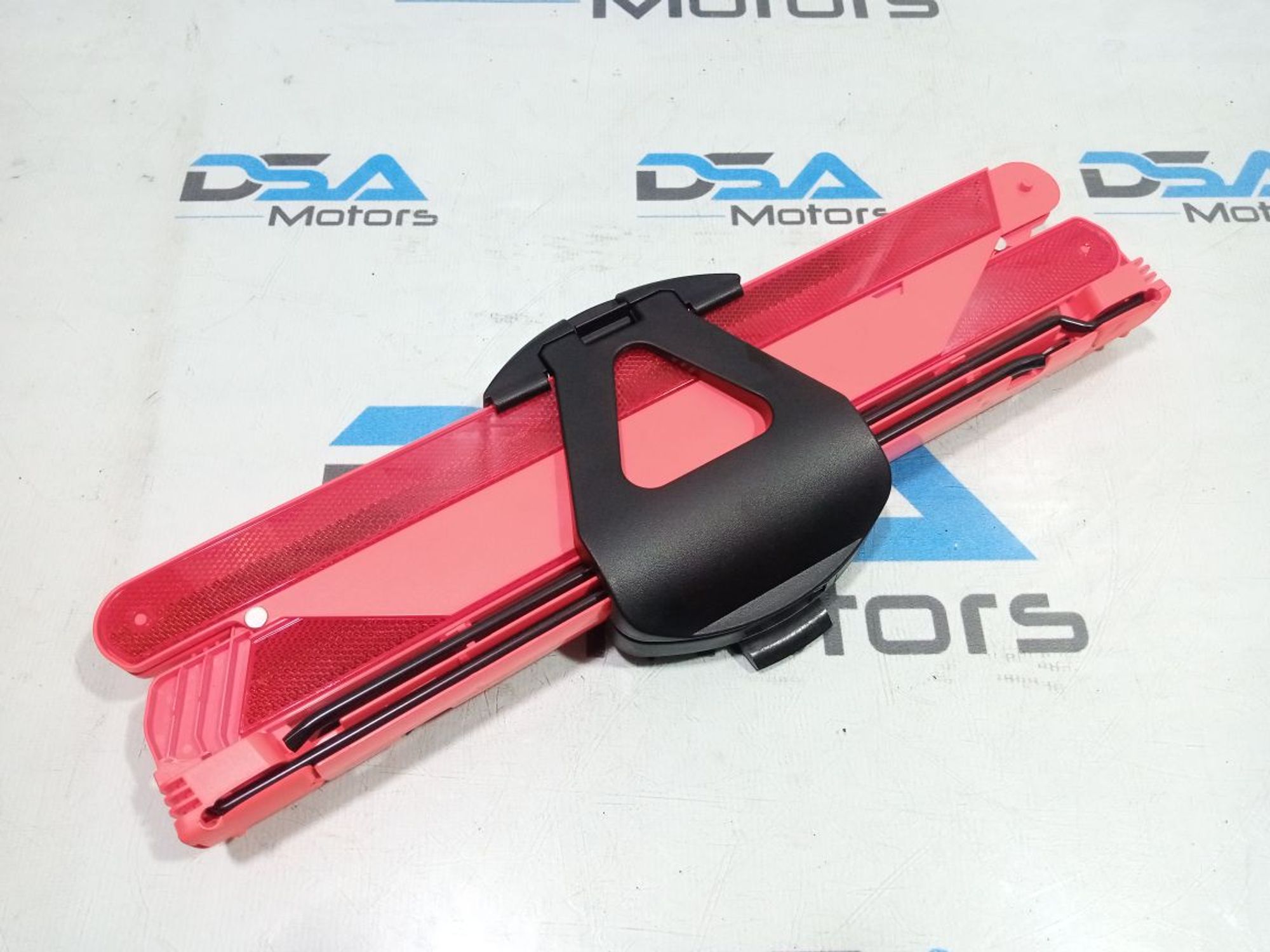 https://ycs.partsauto.market/partsauto-images/thmbs/userImages/b7628e092085f1f91467af1afb6e7630/part/60435490-0c01-4fc0-87d9-b1d72beb98c3_1748850039934.jpg