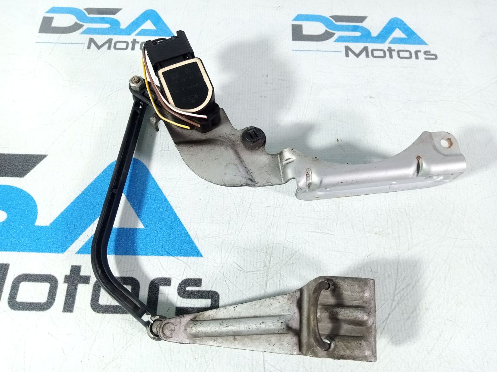 https://ycs.partsauto.market/partsauto-images/thmbs/userImages/b7628e092085f1f91467af1afb6e7630/part/6064508b-0df7-4259-a8b8-7cc548dd4d3c_1747023446530.jpg