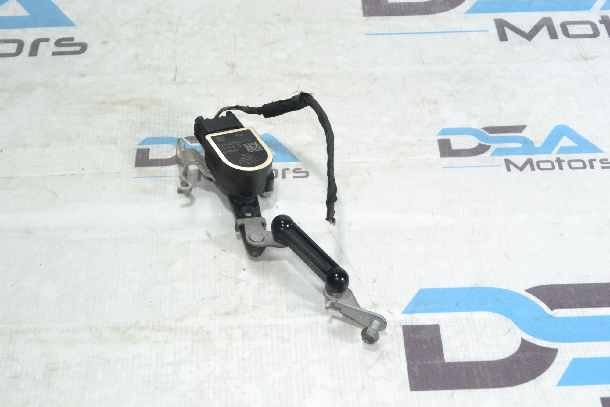 https://ycs.partsauto.market/partsauto-images/thmbs/userImages/b7628e092085f1f91467af1afb6e7630/part/62ab31a7-82c2-438e-997c-5f509285b63a_1781178957472.jpg