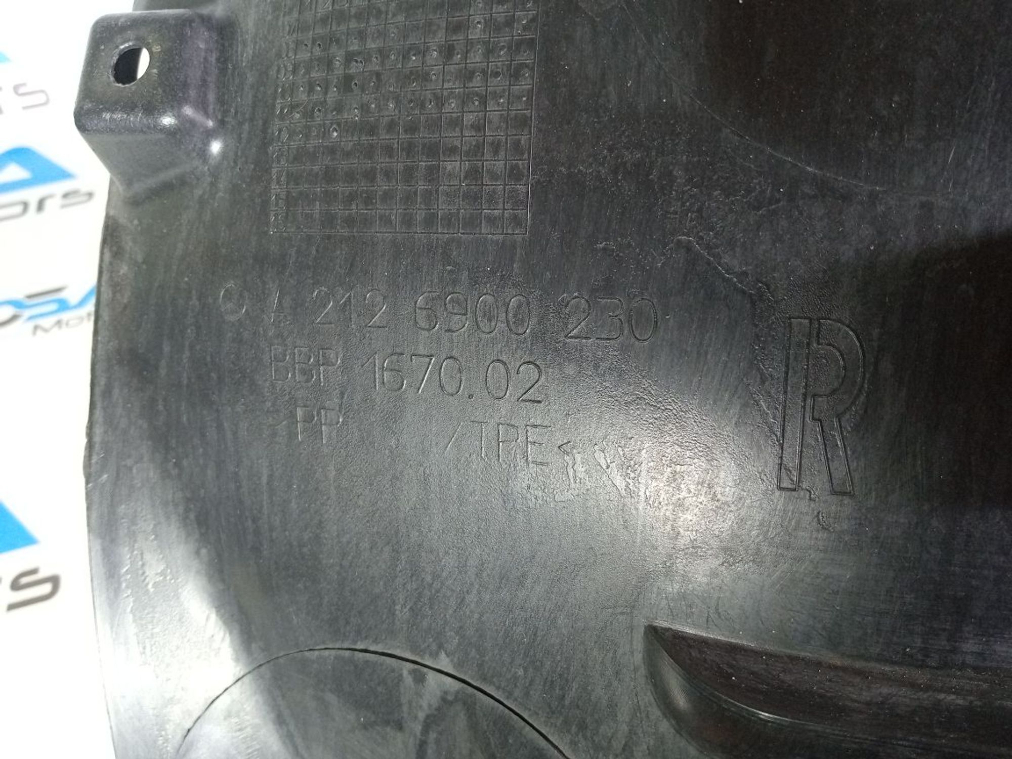 https://ycs.partsauto.market/partsauto-images/thmbs/userImages/b7628e092085f1f91467af1afb6e7630/part/62b5c95a-7a65-42fd-939a-1ae58f502254_1740838664343.jpg