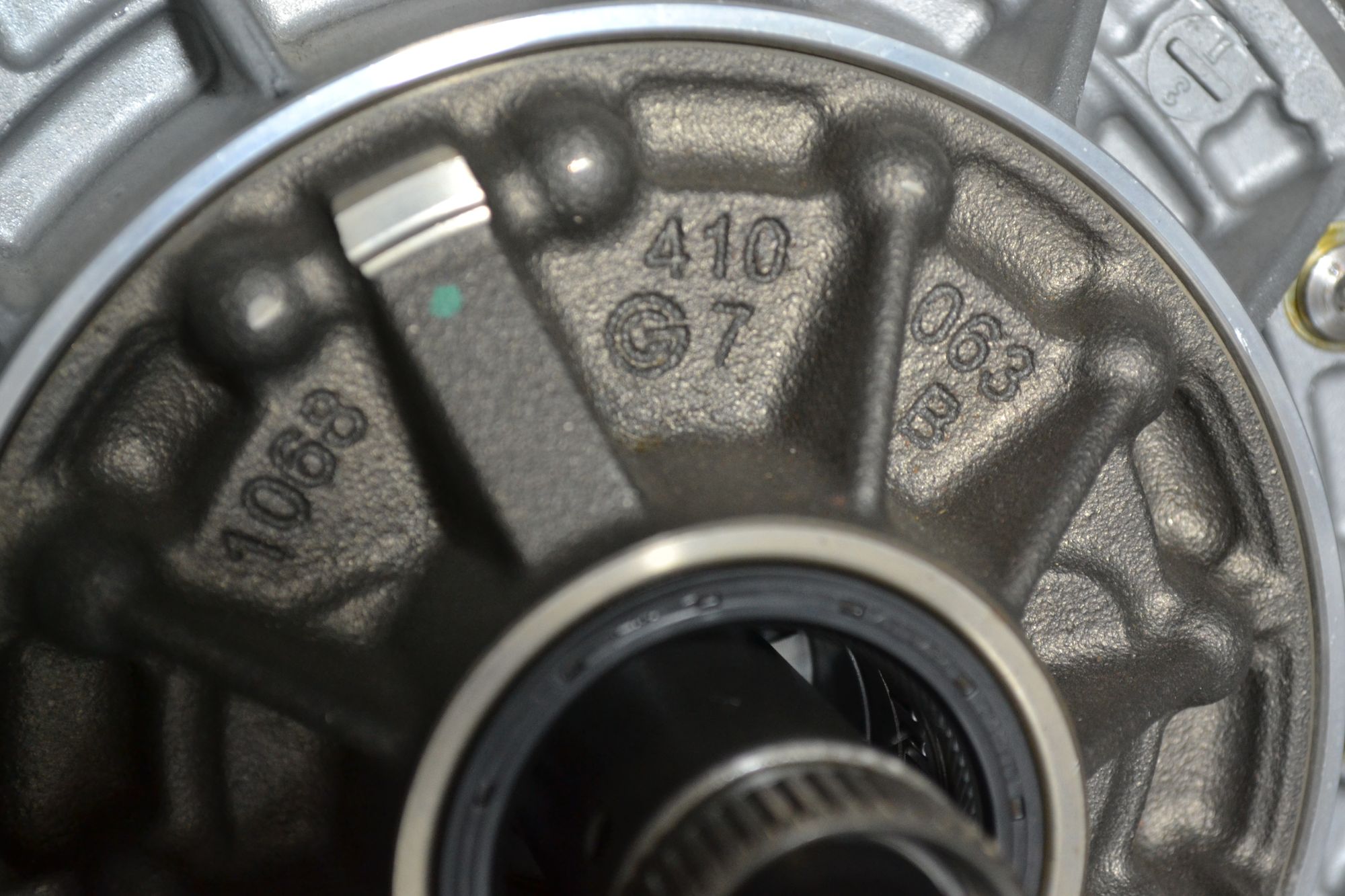 https://ycs.partsauto.market/partsauto-images/thmbs/userImages/b7628e092085f1f91467af1afb6e7630/part/63bba24e-3a54-41ea-9969-51fb229fb9f5_1779706749154.jpg