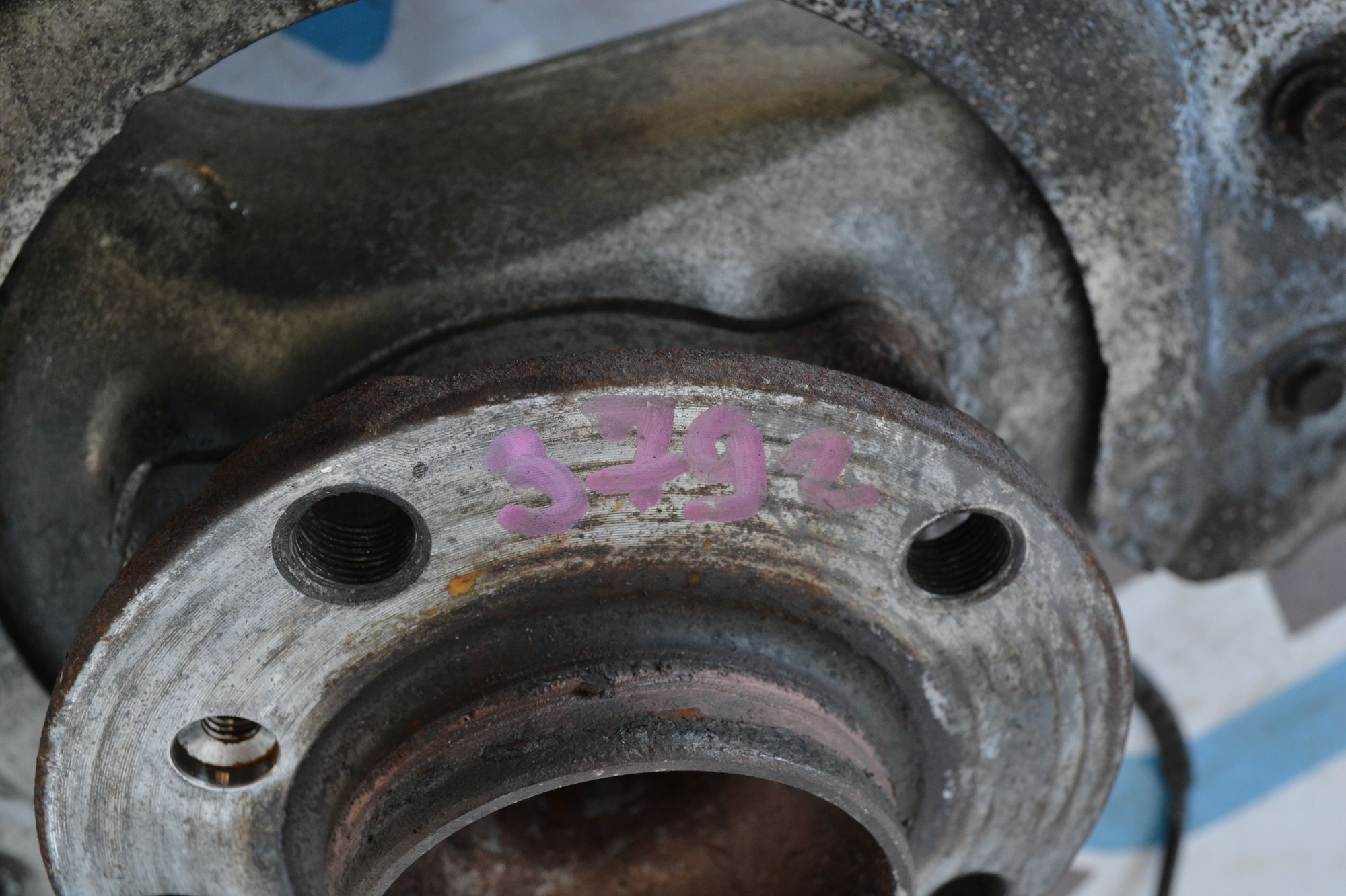https://ycs.partsauto.market/partsauto-images/thmbs/userImages/b7628e092085f1f91467af1afb6e7630/part/646984cd-a576-4781-b9f3-39a5e0e7d89a_1781506271040.jpg