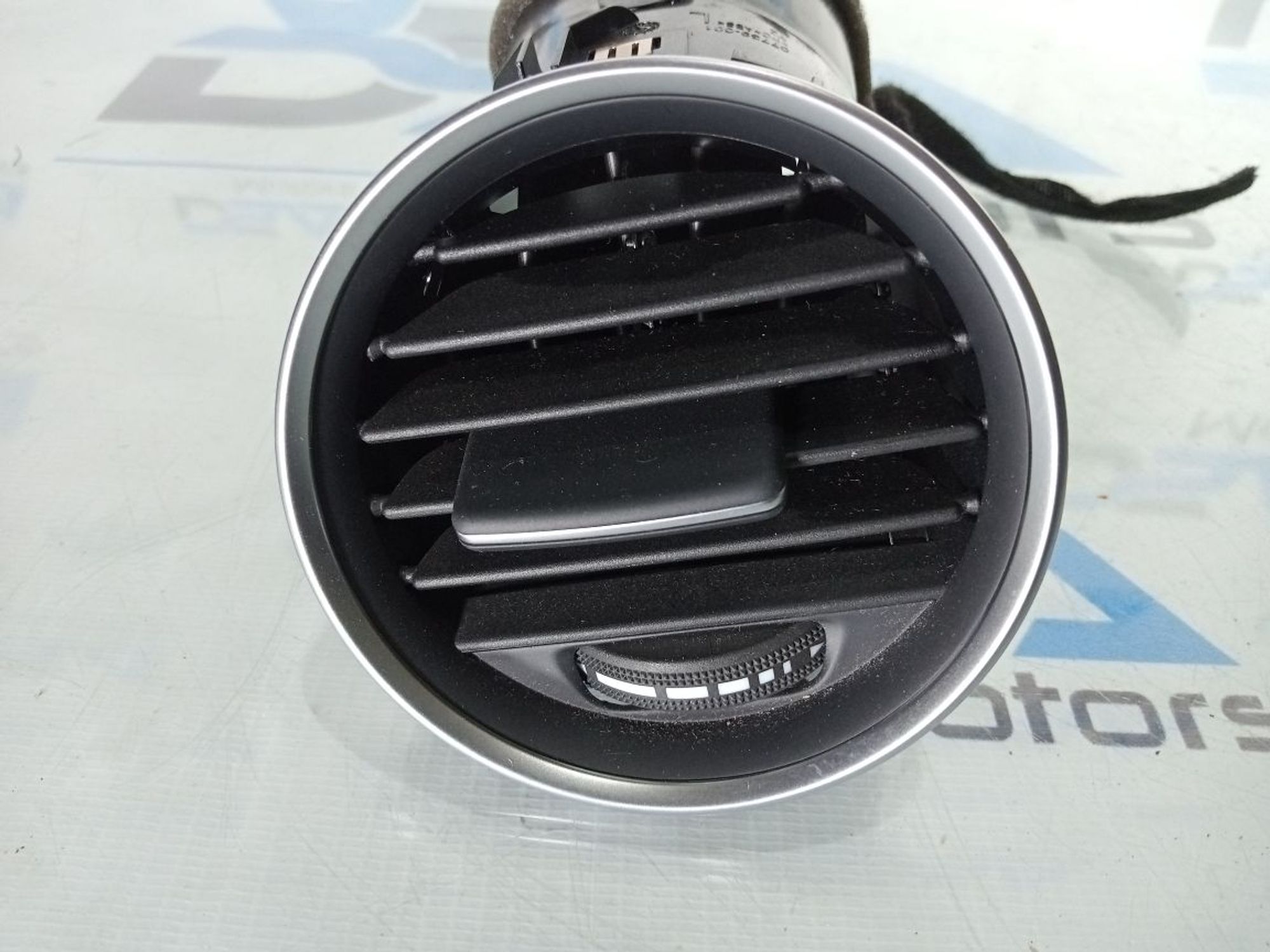 https://ycs.partsauto.market/partsauto-images/thmbs/userImages/b7628e092085f1f91467af1afb6e7630/part/64c86371-21ca-43c5-82c5-11c225ce1fe6_1733848911444.jpg
