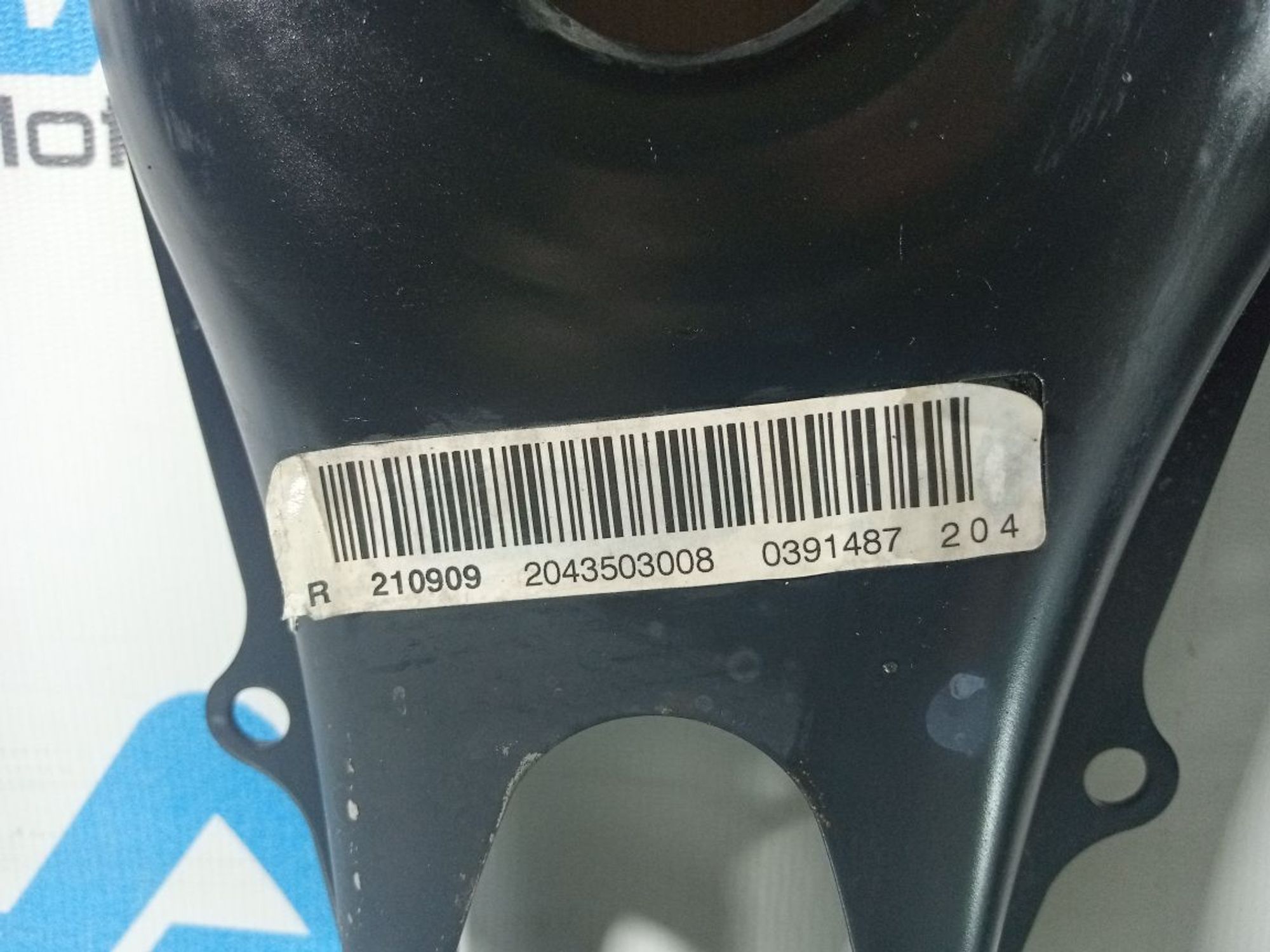 https://ycs.partsauto.market/partsauto-images/thmbs/userImages/b7628e092085f1f91467af1afb6e7630/part/64f2d3bf-9298-4342-8ec5-9477d5253310_1721802146383.jpg