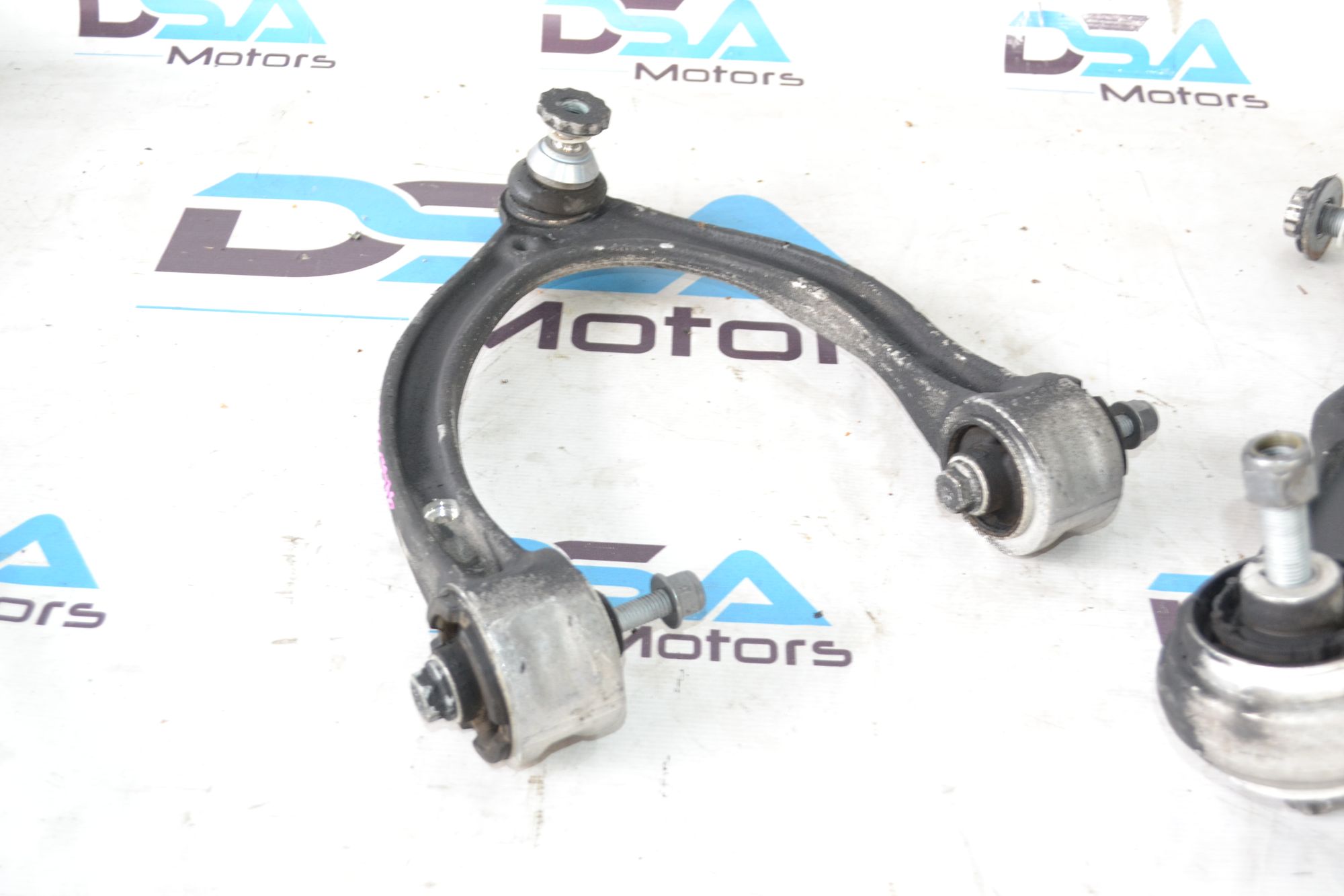 https://ycs.partsauto.market/partsauto-images/thmbs/userImages/b7628e092085f1f91467af1afb6e7630/part/64f70013-6dec-4ac0-9bc4-91774fdc9ae2_1785150084097.jpg