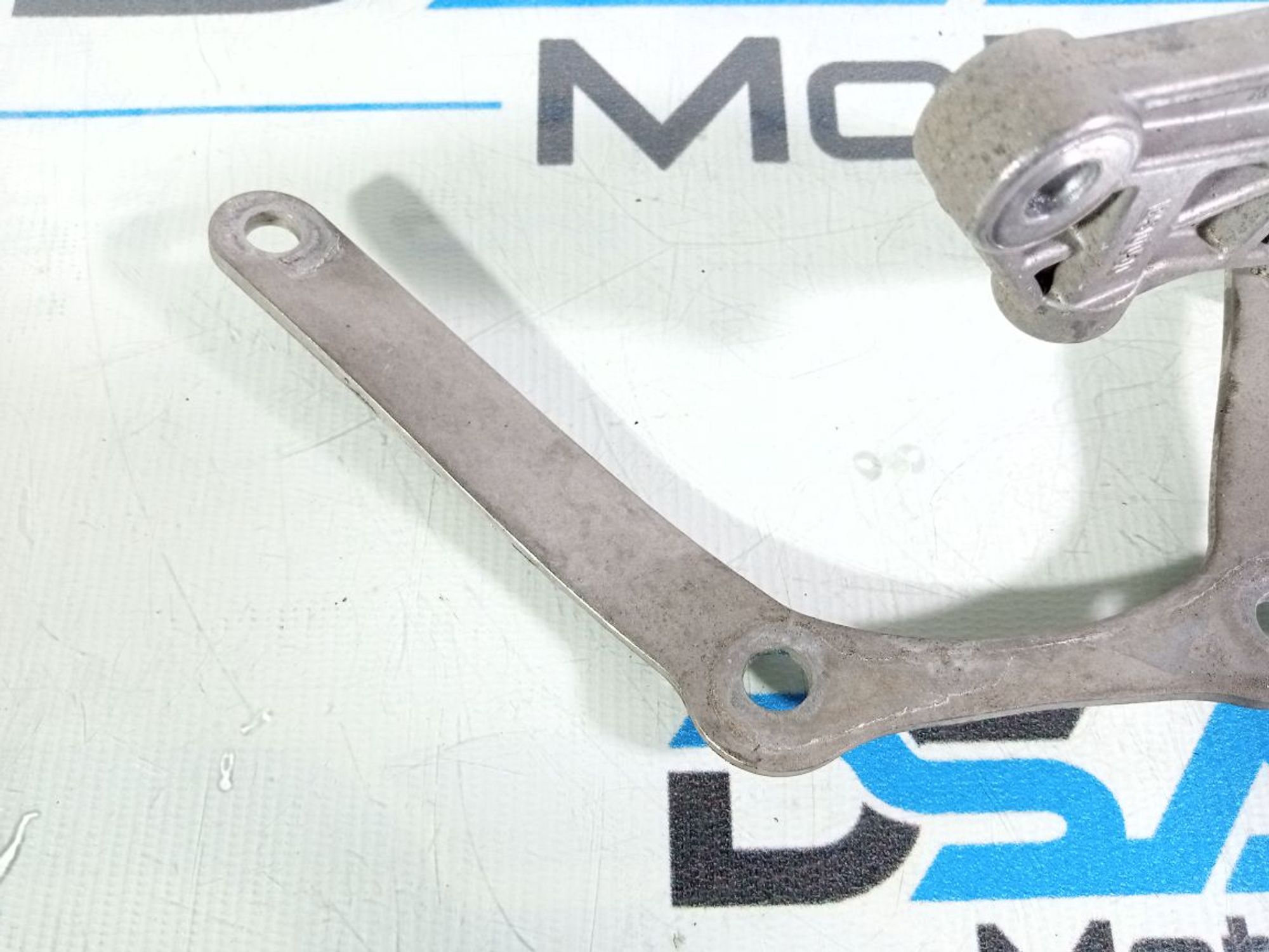 https://ycs.partsauto.market/partsauto-images/thmbs/userImages/b7628e092085f1f91467af1afb6e7630/part/653ddcb7-2f62-4144-a4f5-5366e0efe85d_1742643032395.jpg