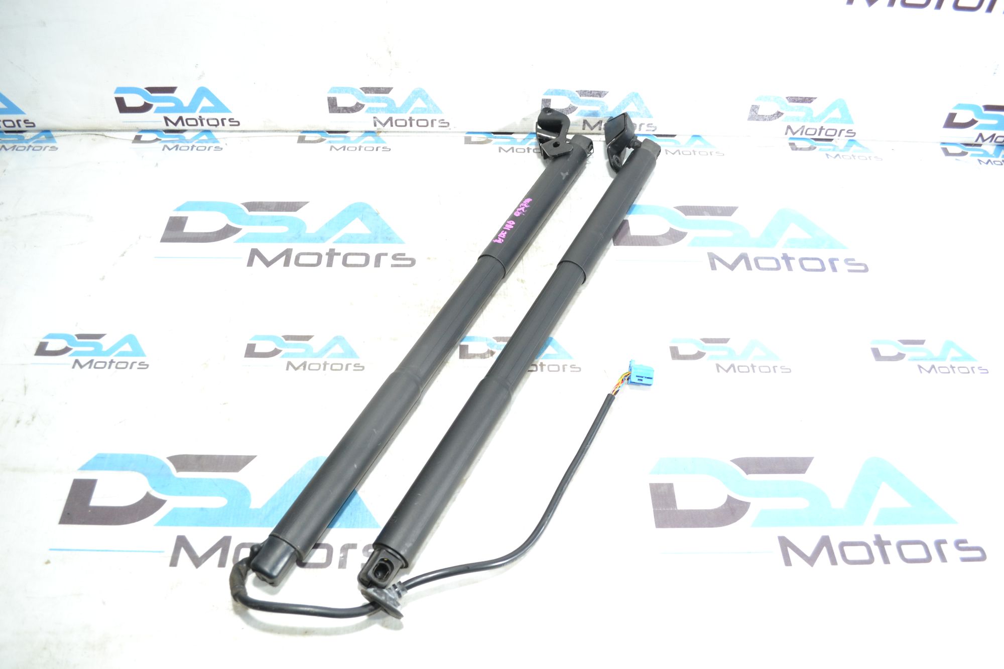 https://ycs.partsauto.market/partsauto-images/thmbs/userImages/b7628e092085f1f91467af1afb6e7630/part/653e507a-3ab2-4950-9e0c-ea0cda585593_1785308587036.jpg