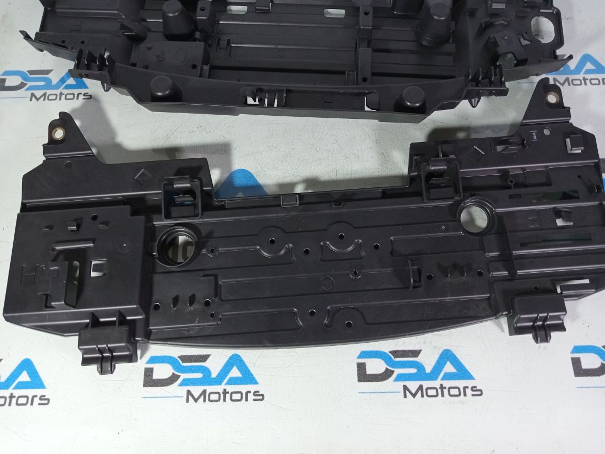 https://ycs.partsauto.market/partsauto-images/thmbs/userImages/b7628e092085f1f91467af1afb6e7630/part/659092af-2617-4ab5-a74c-1bc082607cb7_1745404144368.jpg