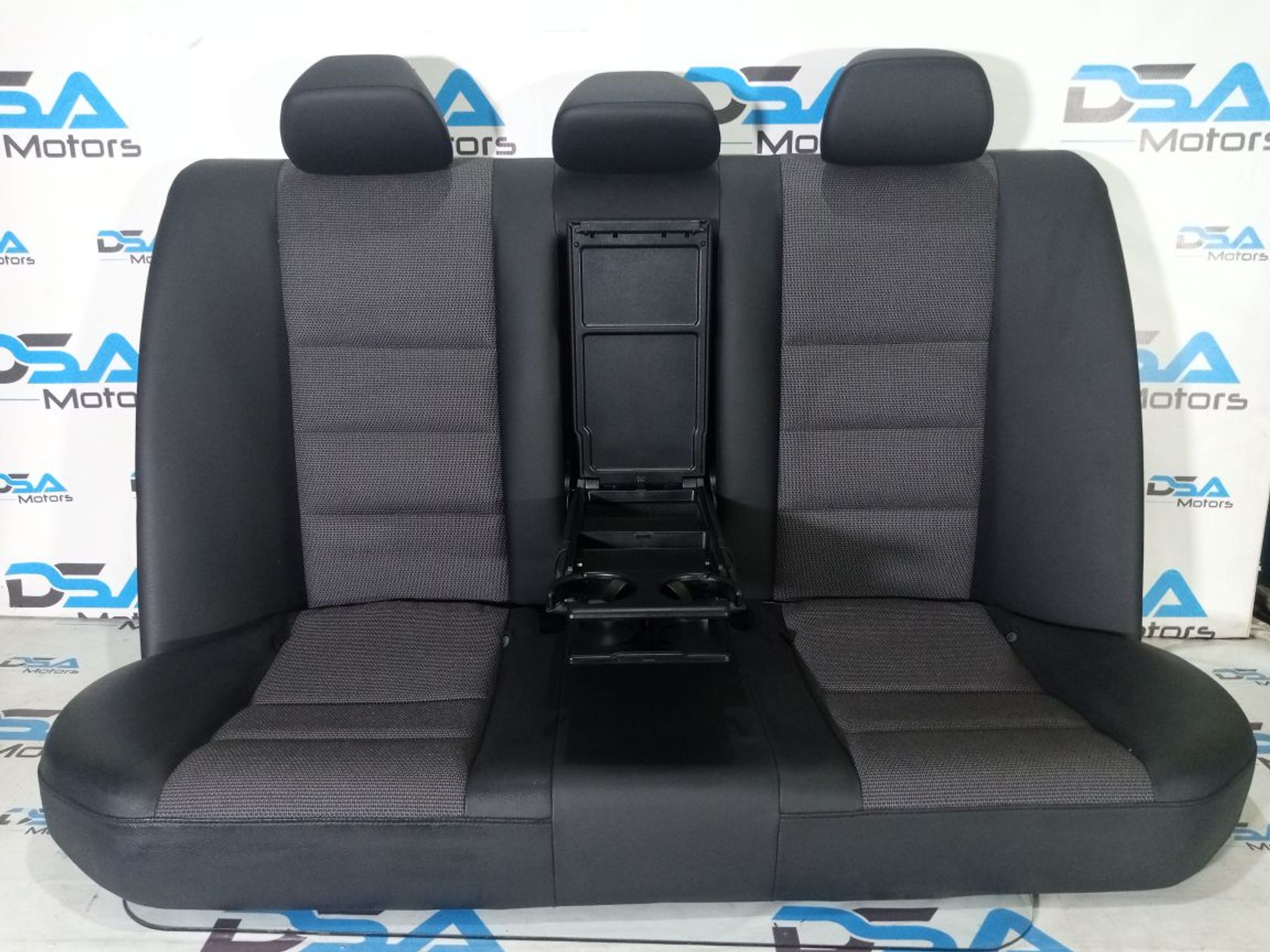 https://ycs.partsauto.market/partsauto-images/thmbs/userImages/b7628e092085f1f91467af1afb6e7630/part/65970229-6a48-4101-909b-8d6d6d348962_1730565504069.jpg