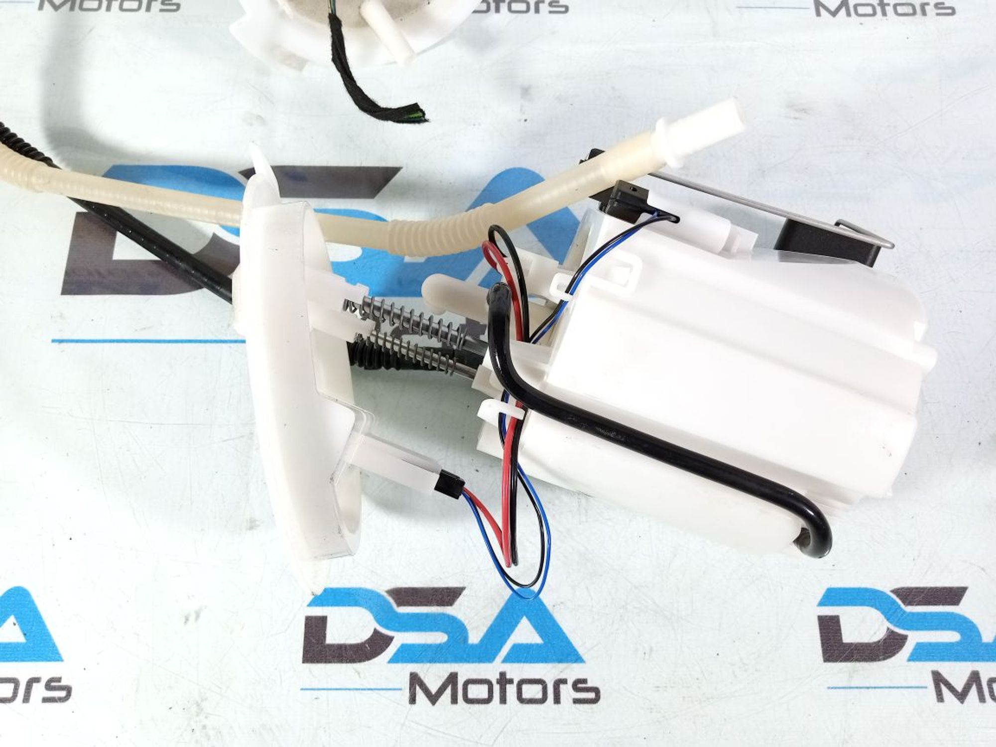 https://ycs.partsauto.market/partsauto-images/thmbs/userImages/b7628e092085f1f91467af1afb6e7630/part/65979cb1-2f27-4417-9386-ca36c7e1843d_1737108217208.jpg