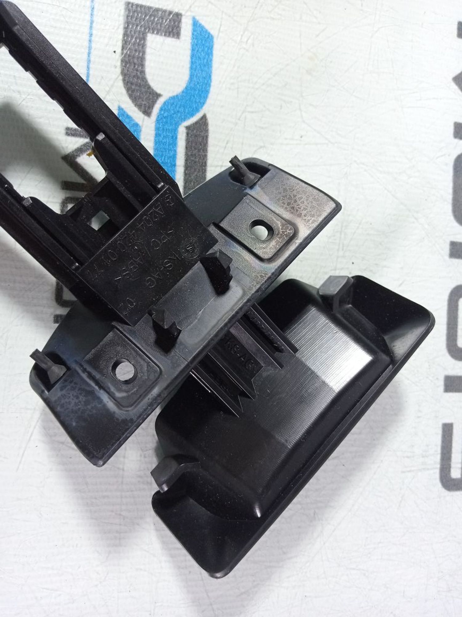 https://ycs.partsauto.market/partsauto-images/thmbs/userImages/b7628e092085f1f91467af1afb6e7630/part/65d68765-d983-4092-95fc-9c799aba84f5_1746542635597.jpg