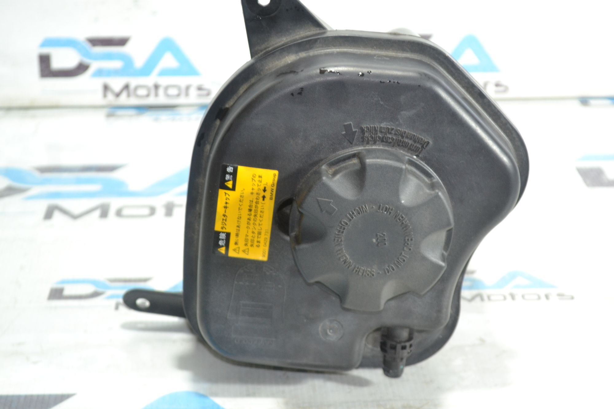 https://ycs.partsauto.market/partsauto-images/thmbs/userImages/b7628e092085f1f91467af1afb6e7630/part/65f7fea6-9307-4fdf-bdc9-94a6cf7bcb6a_1781010872357.jpg
