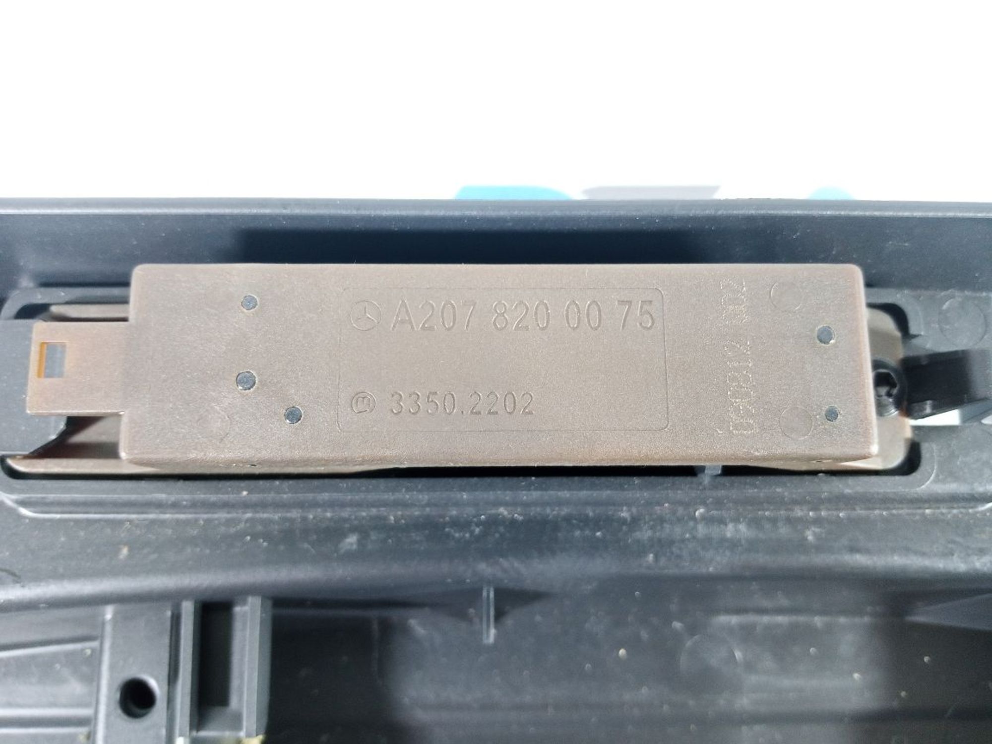 https://ycs.partsauto.market/partsauto-images/thmbs/userImages/b7628e092085f1f91467af1afb6e7630/part/66007210-dd87-4e2a-b6e5-155b9f0f3e14_1721981051947.jpg