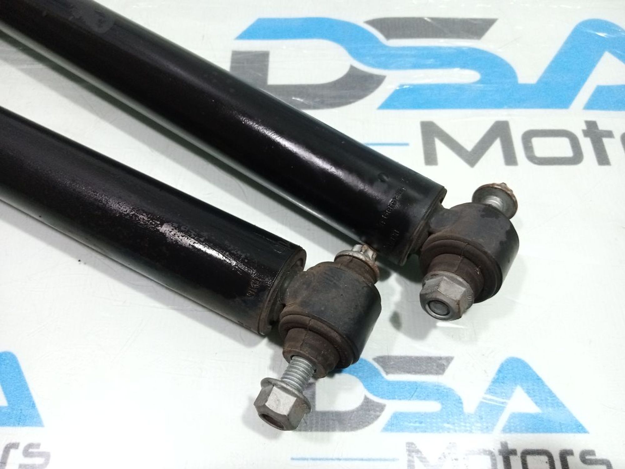 https://ycs.partsauto.market/partsauto-images/thmbs/userImages/b7628e092085f1f91467af1afb6e7630/part/66dcb197-7841-4f2d-81e3-74ee2bb61227_1749181671484.jpg