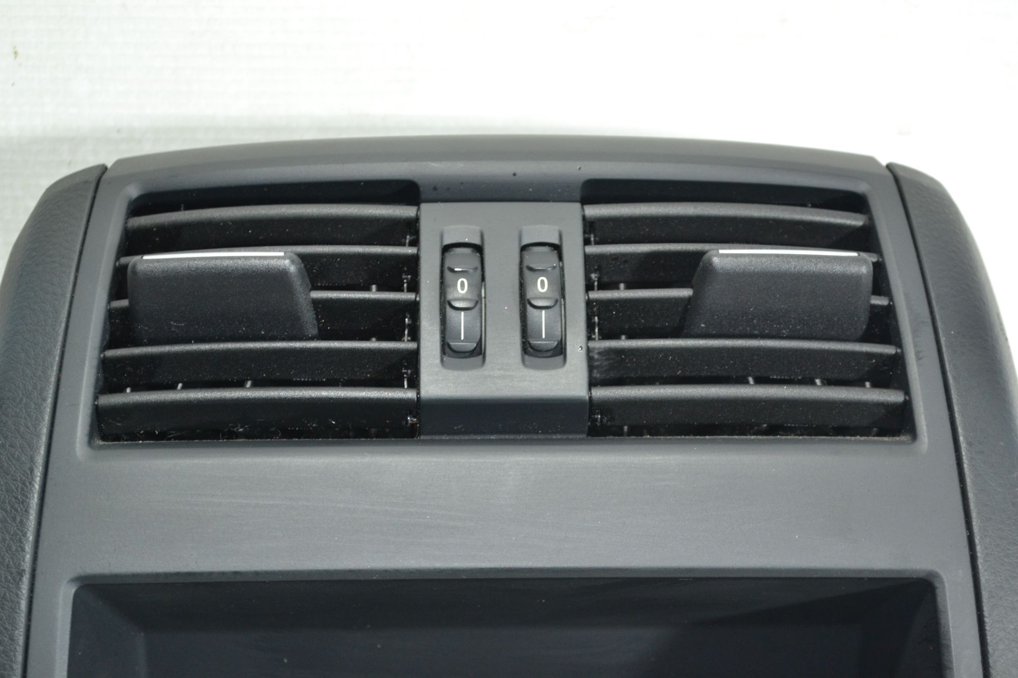 https://ycs.partsauto.market/partsauto-images/thmbs/userImages/b7628e092085f1f91467af1afb6e7630/part/67e1cb98-0144-41ad-be12-7bb331d03f44_1780298477430.jpg