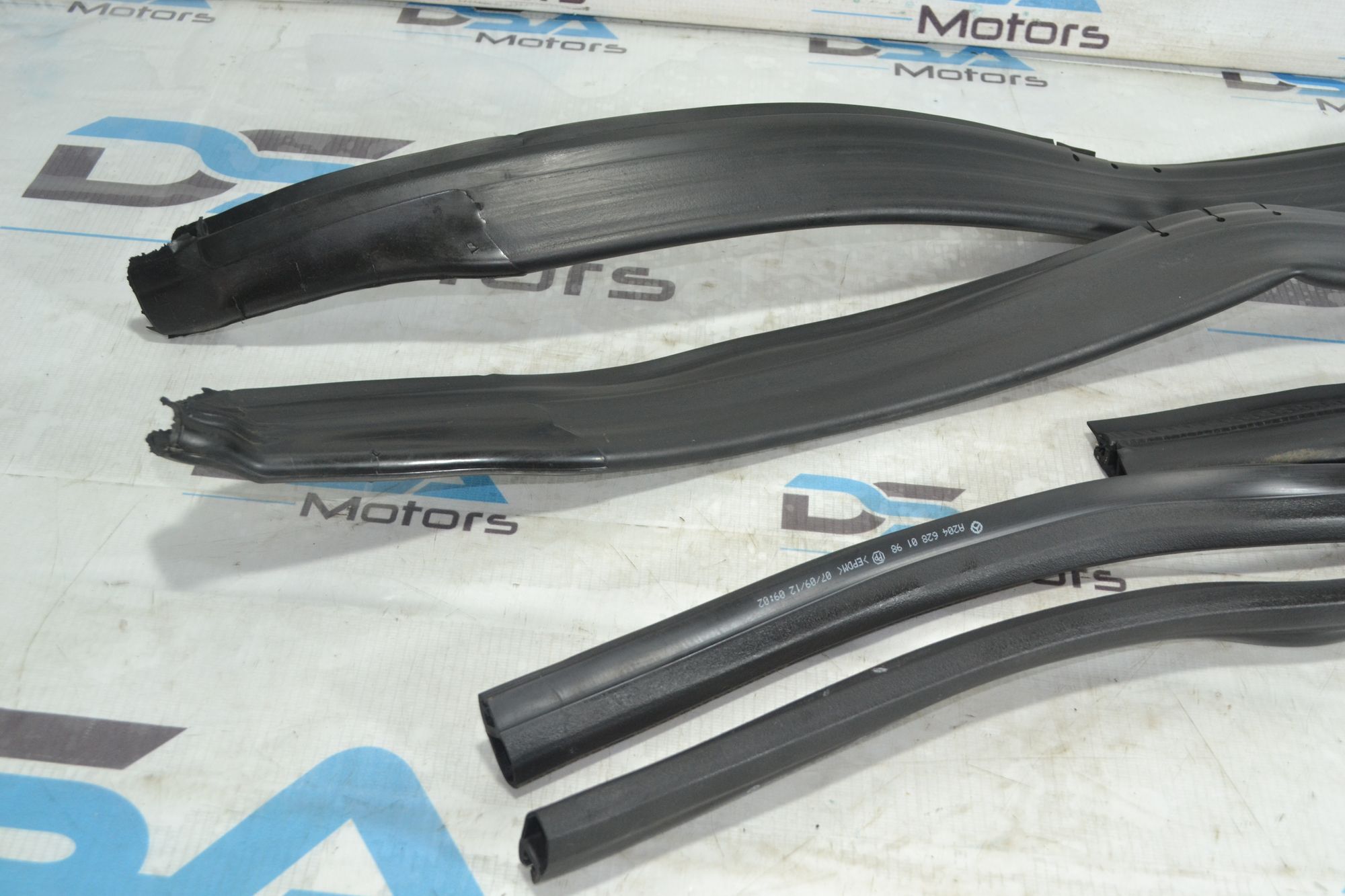 https://ycs.partsauto.market/partsauto-images/thmbs/userImages/b7628e092085f1f91467af1afb6e7630/part/689a359e-a4af-4d27-83c4-5e7dc664d5b5_1781260223204.jpg