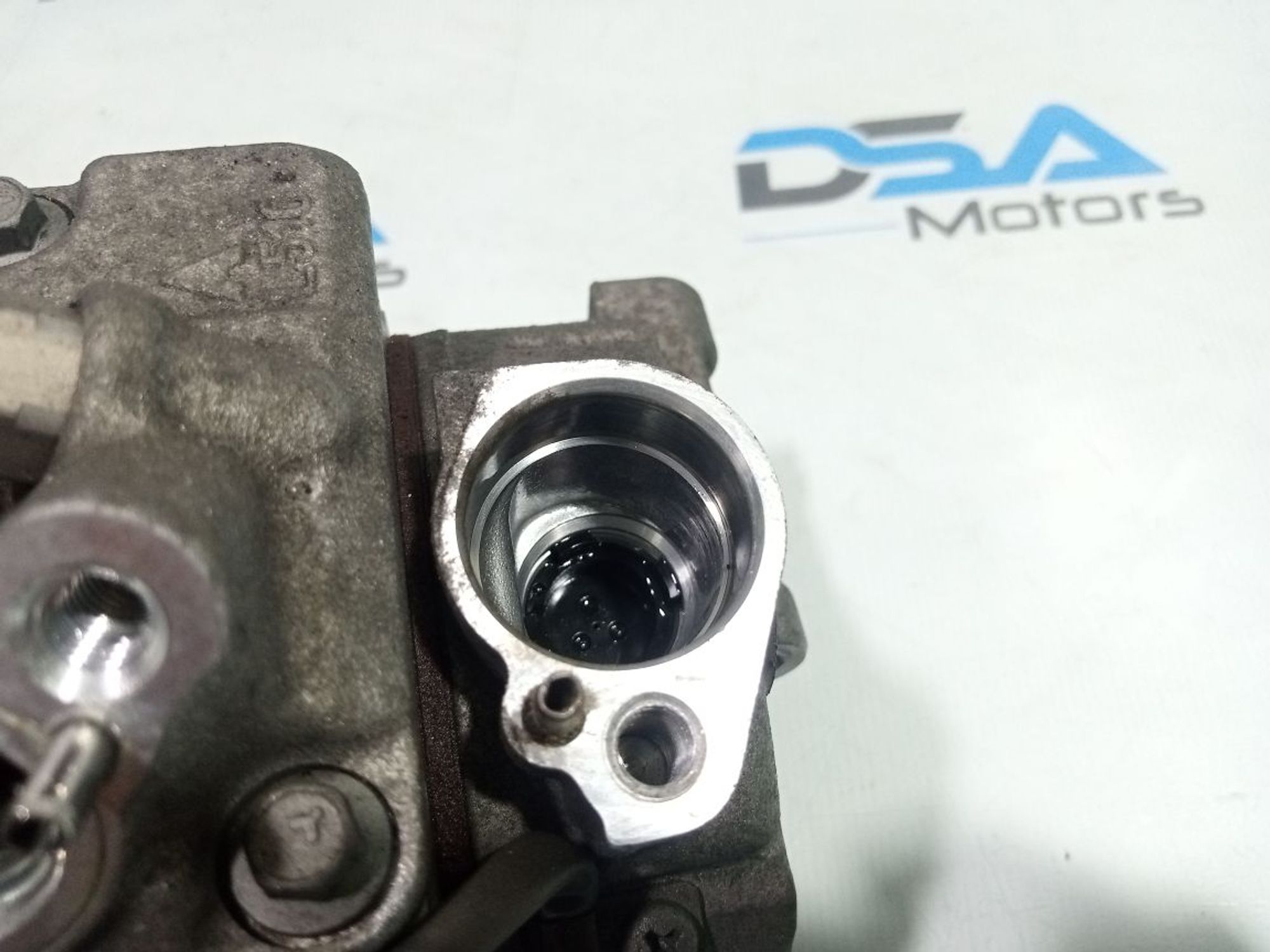 https://ycs.partsauto.market/partsauto-images/thmbs/userImages/b7628e092085f1f91467af1afb6e7630/part/6919ae4c-9d32-409f-903d-c001ccd2f265_1748887281001.jpg